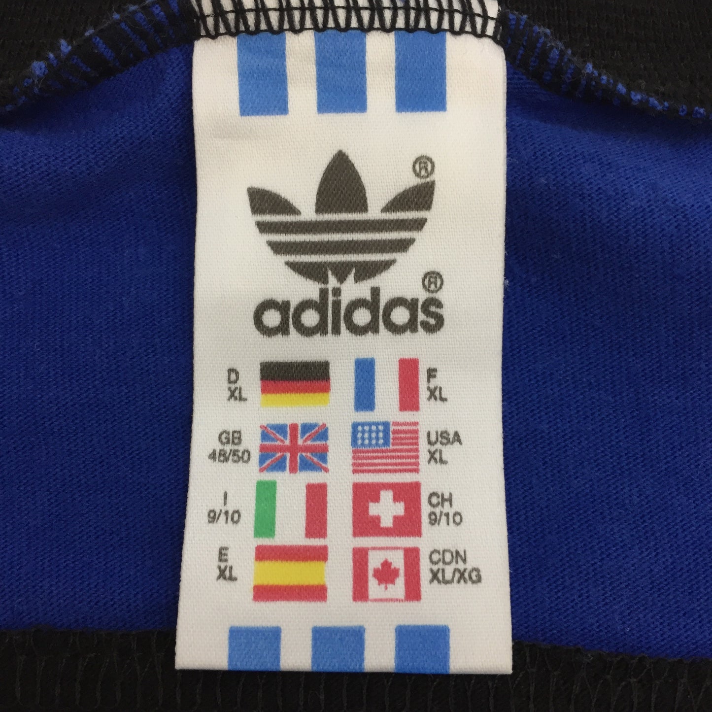 0127 adidas Vintage Logo Longsleeve