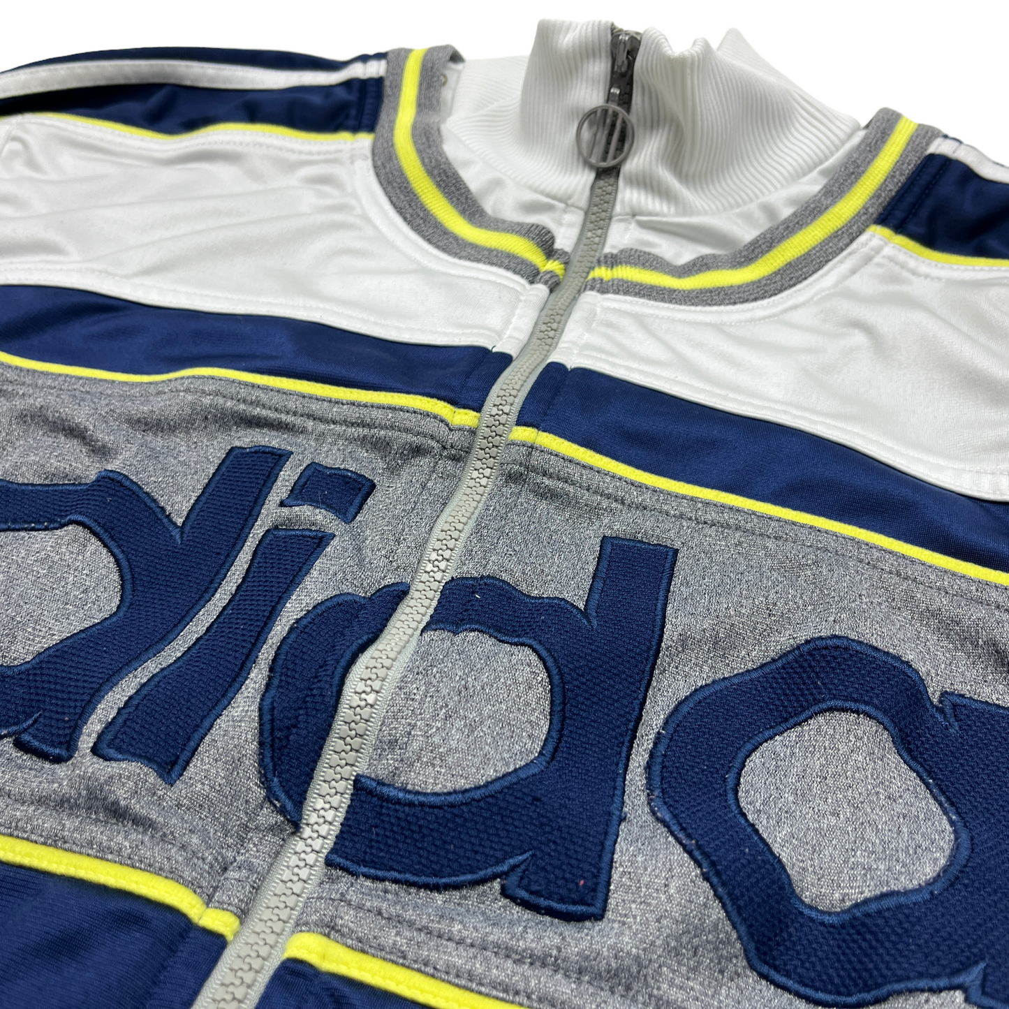 01311 Adidas 90s Tracktop (missing hood)