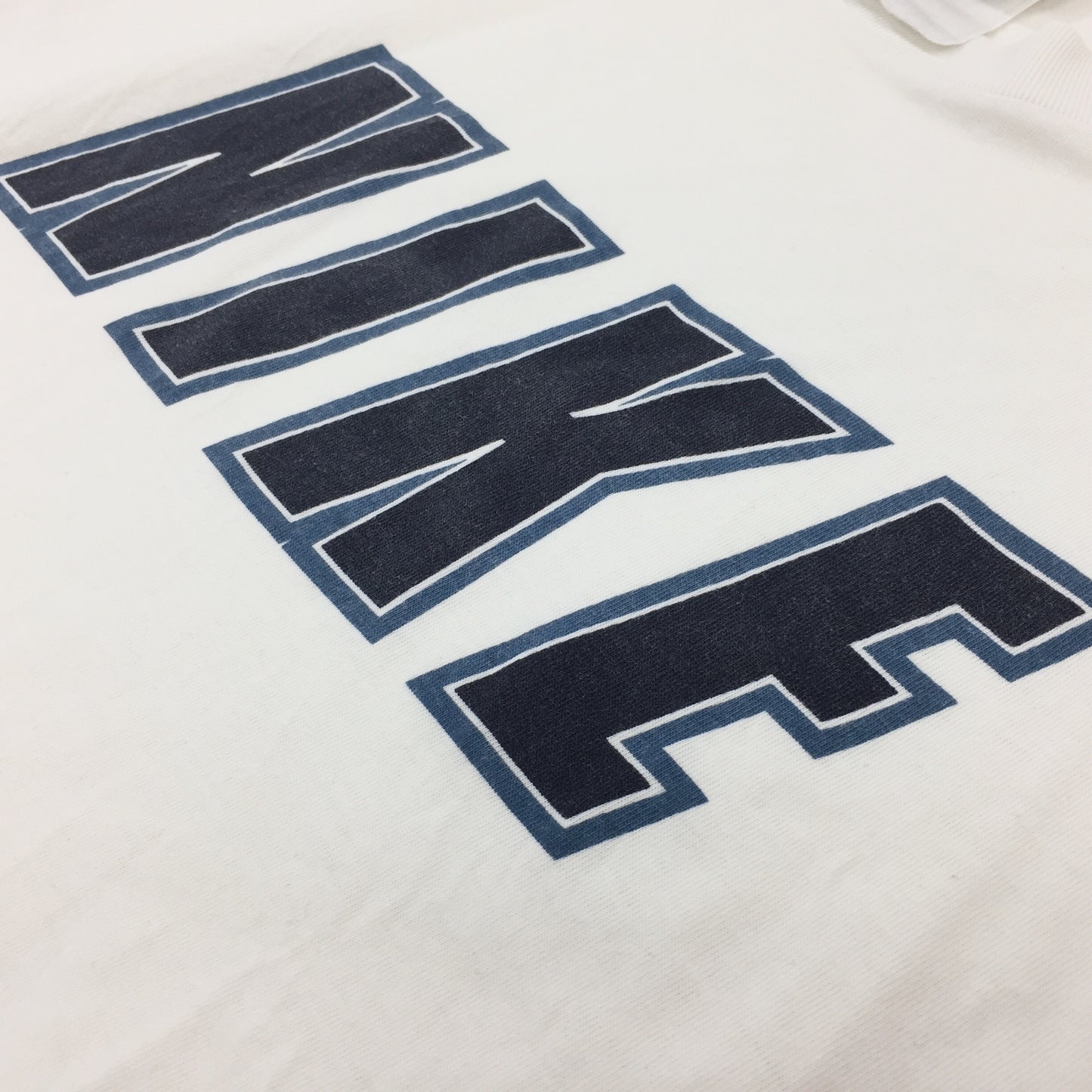 0381 Nike Vintage 90s Big Logo T-Shirt