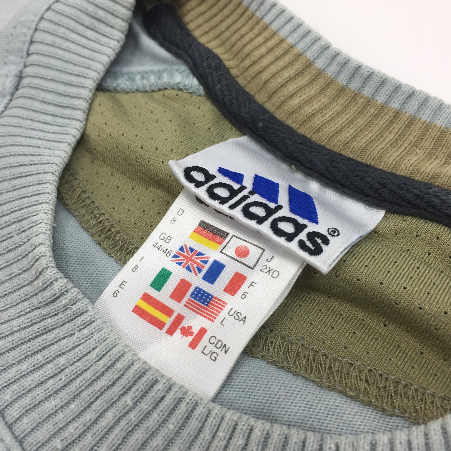 0271 Adidas Vintage Logo T-Shirt