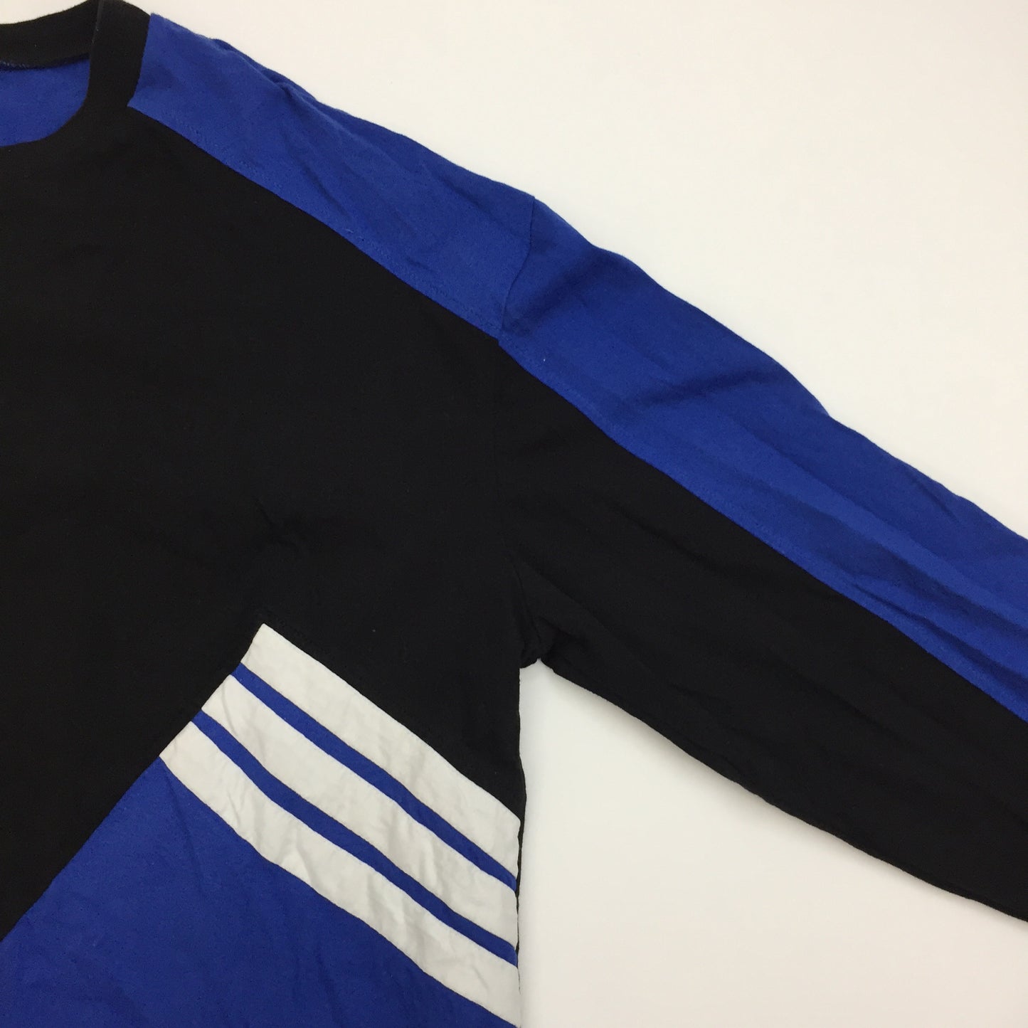 0127 adidas Vintage Logo Longsleeve