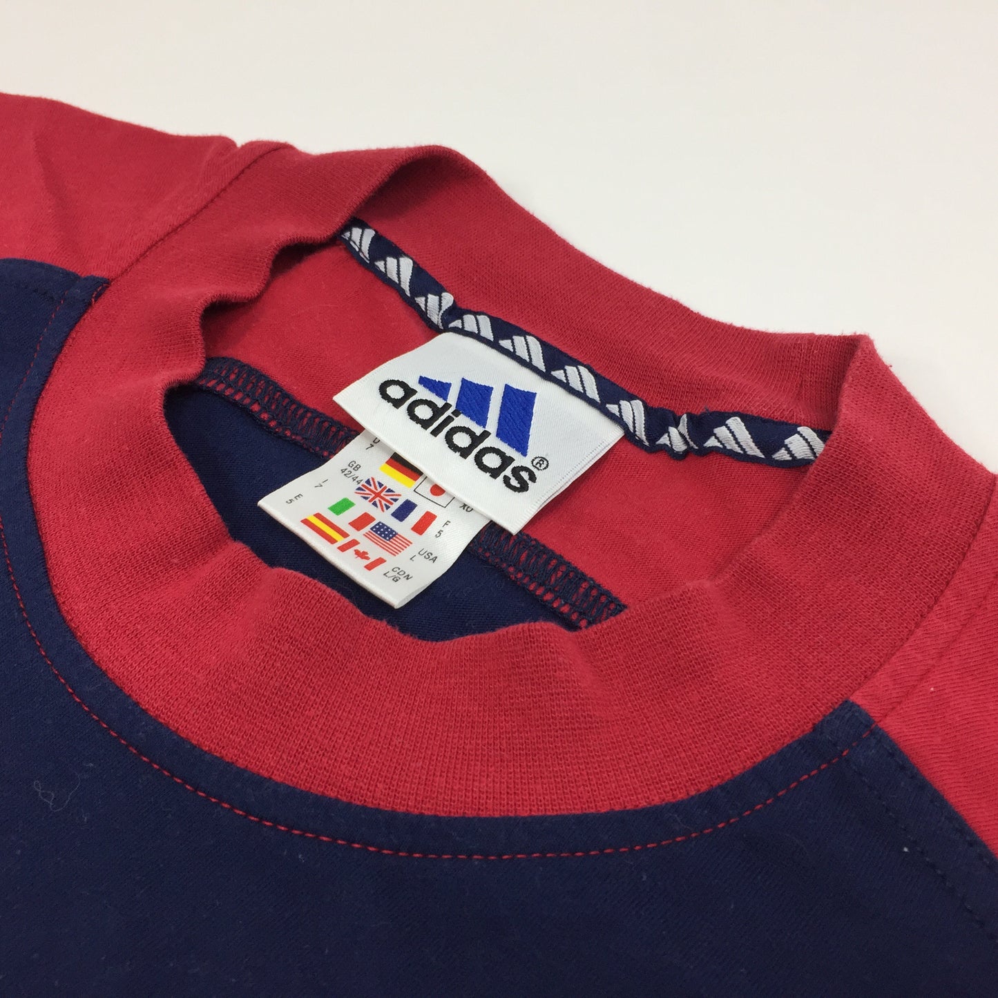 0284 Adidas Vintage Logo T-Shirt