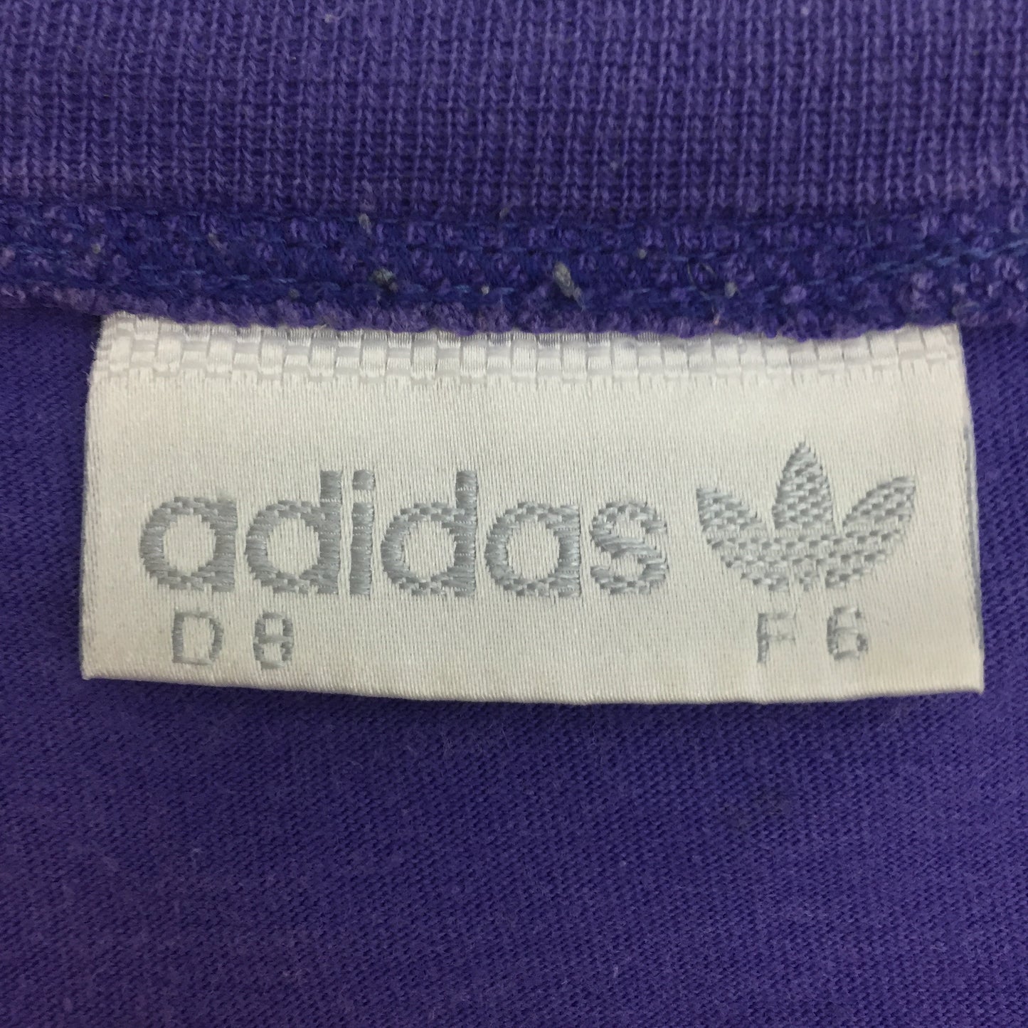 0028 Adidas Vintage Logo T-Shirt