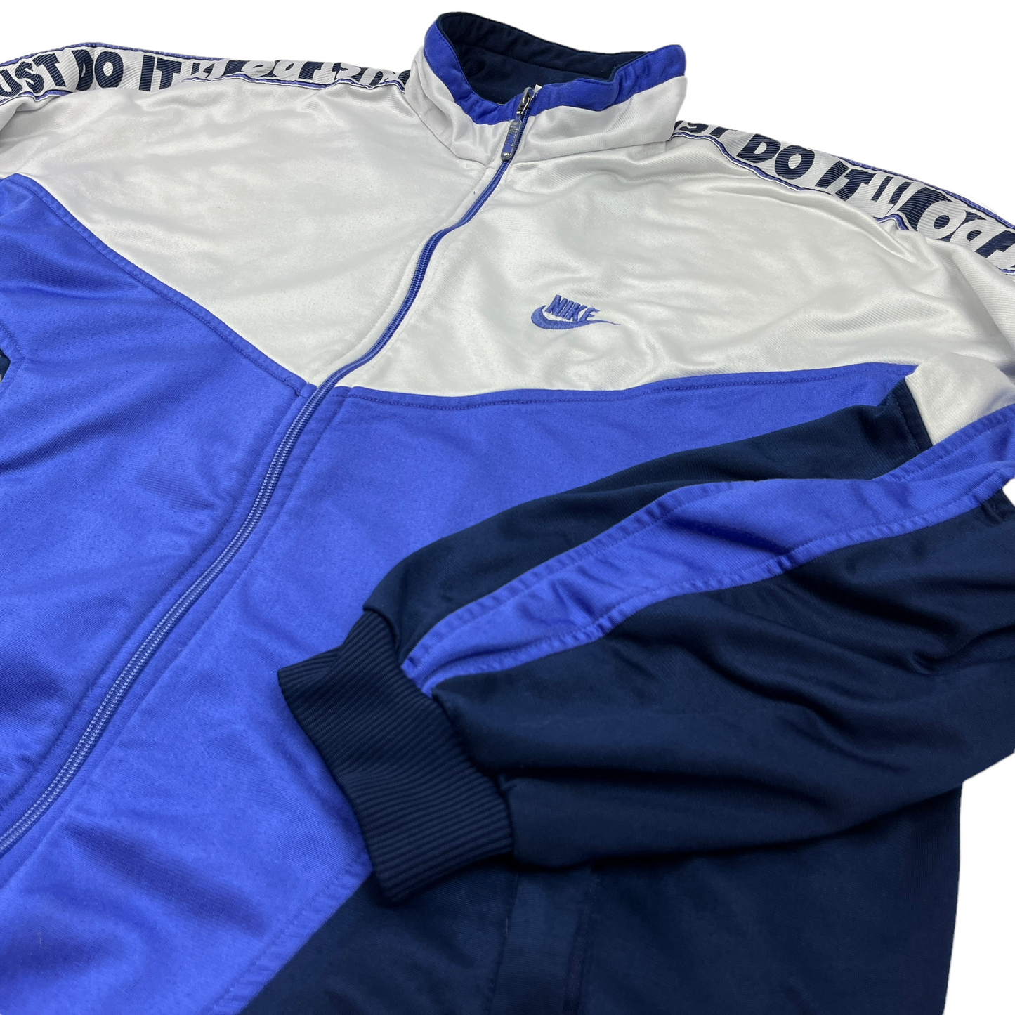 01113 Vintage Nike International Tracktop