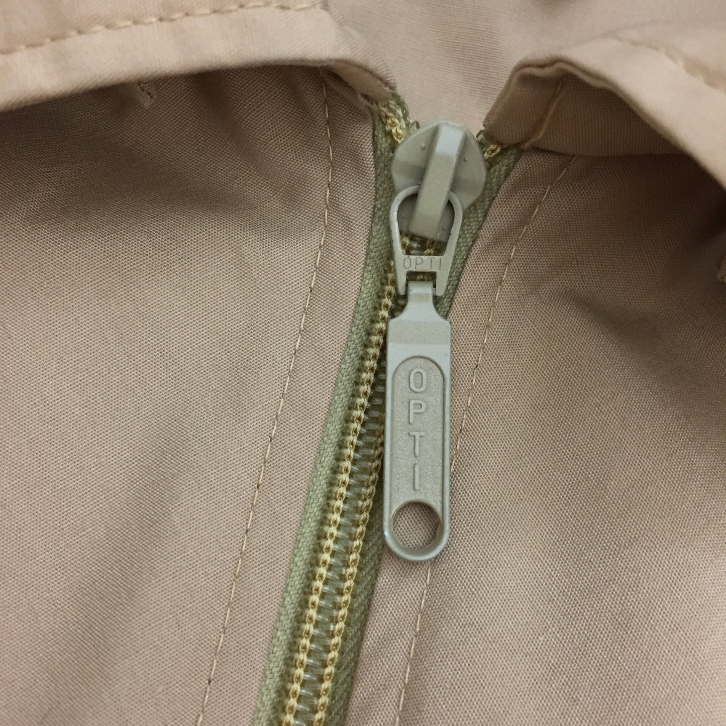 0122 Adidas Classic Hooded Vintage Windbreaker/Jacket