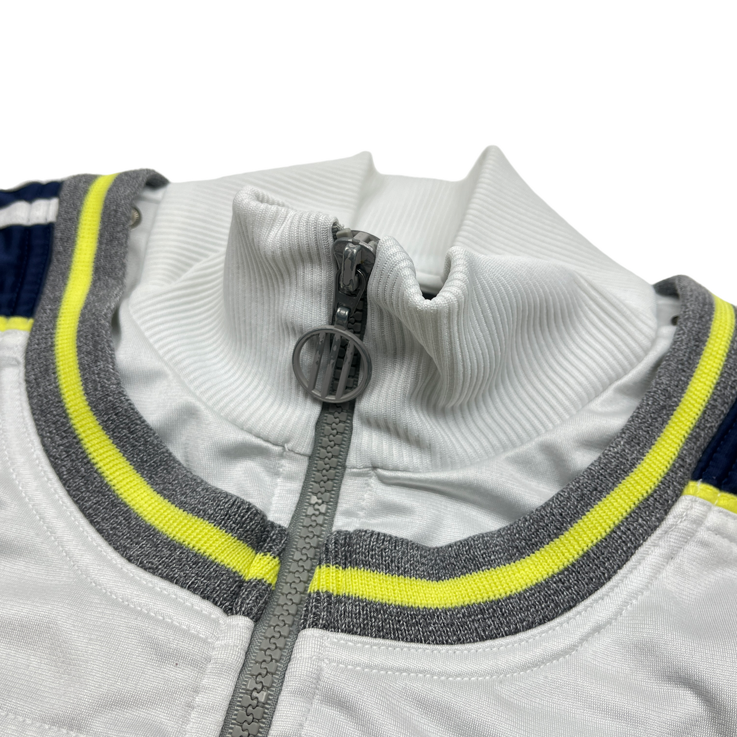 01311 Adidas 90s Tracktop (missing hood)