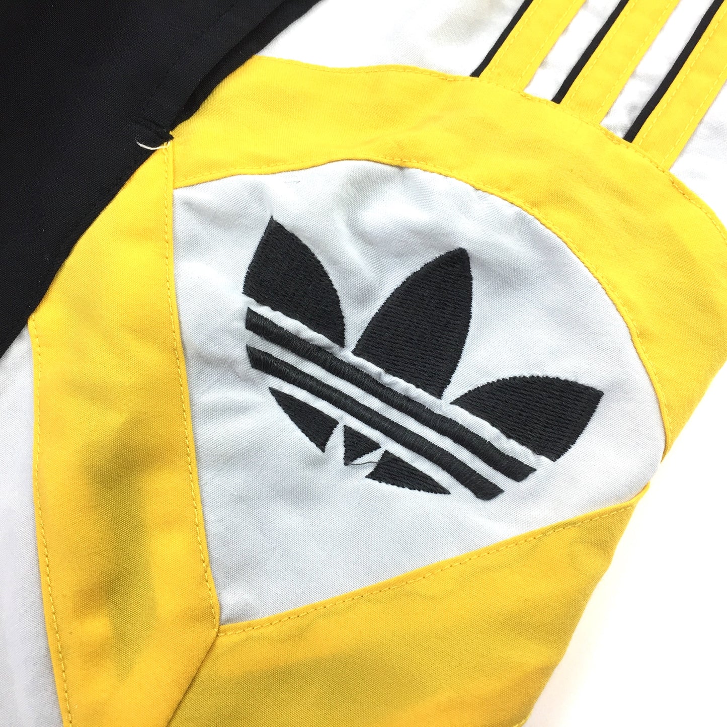0496 Adidas Vintage 90s Logo Track Shorts