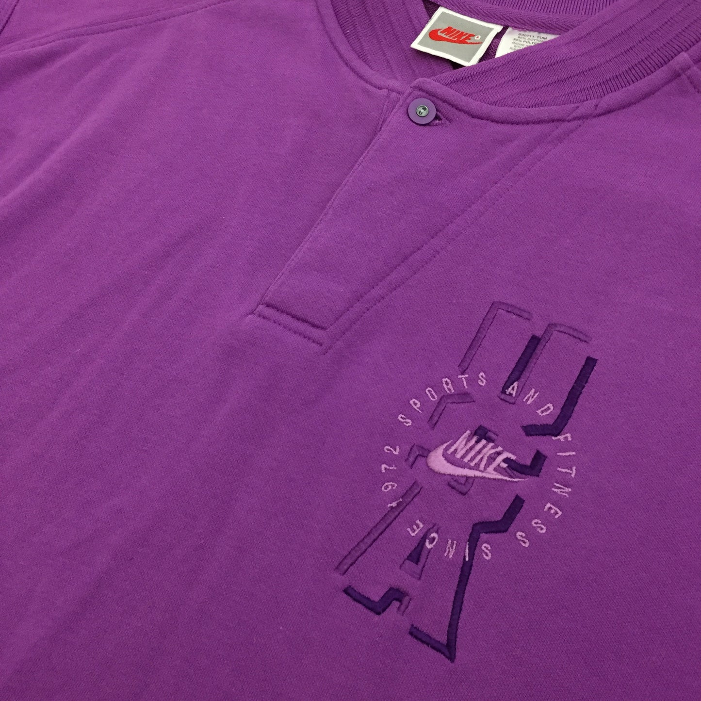 0171 Nike Vintage Sports And Fitness Shirt