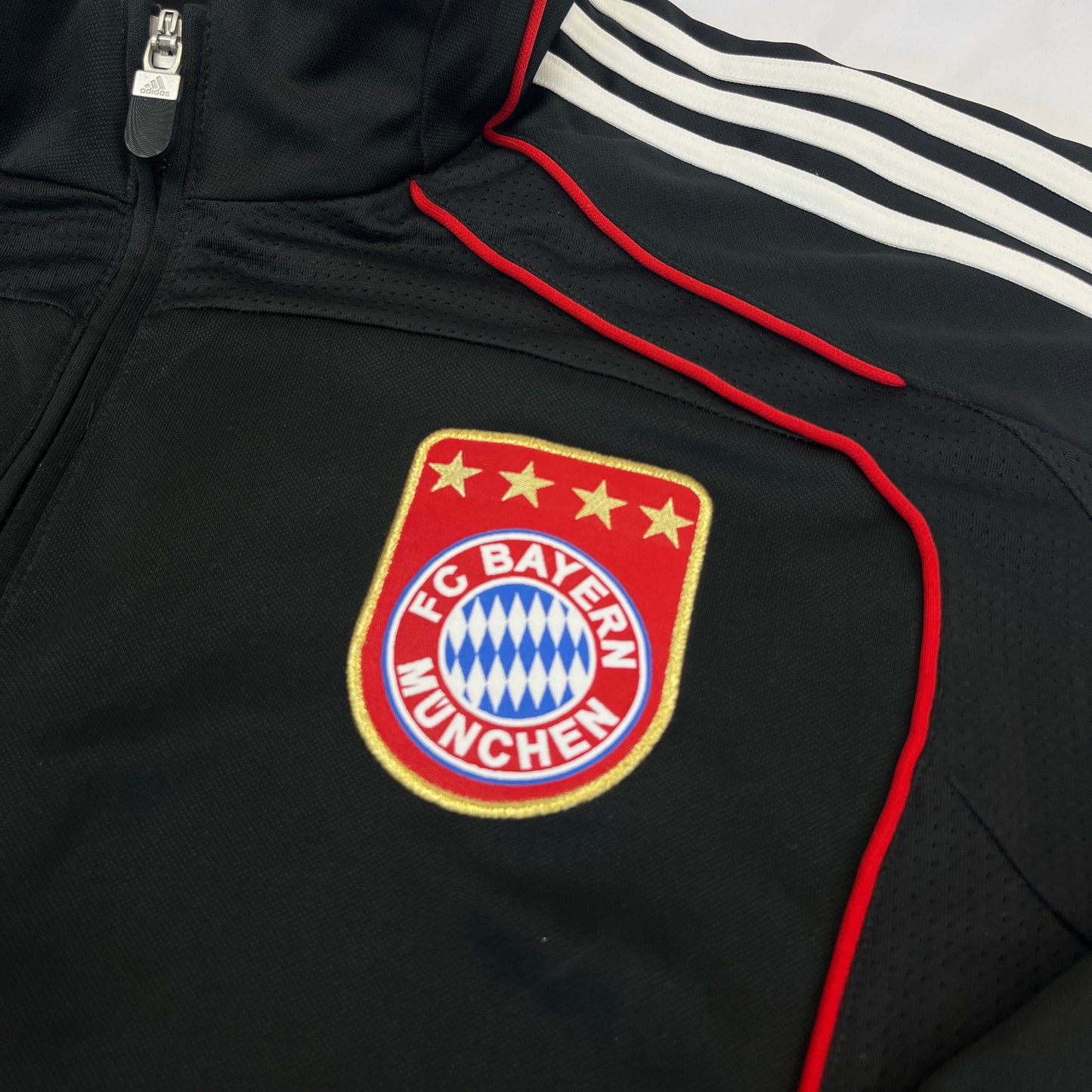 02856 Adidas FC Bayern München 2010-2011 Tracktop