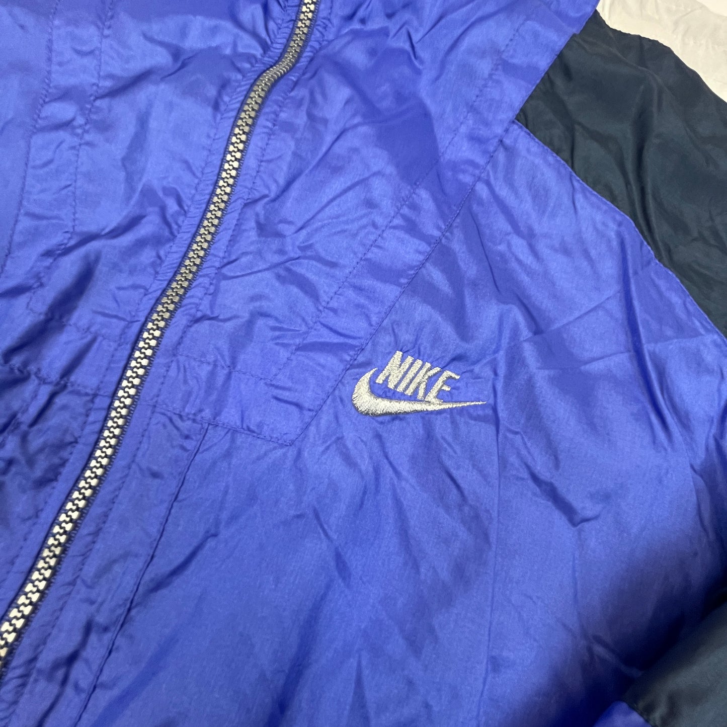 02259 Nike International 90s Tracktop