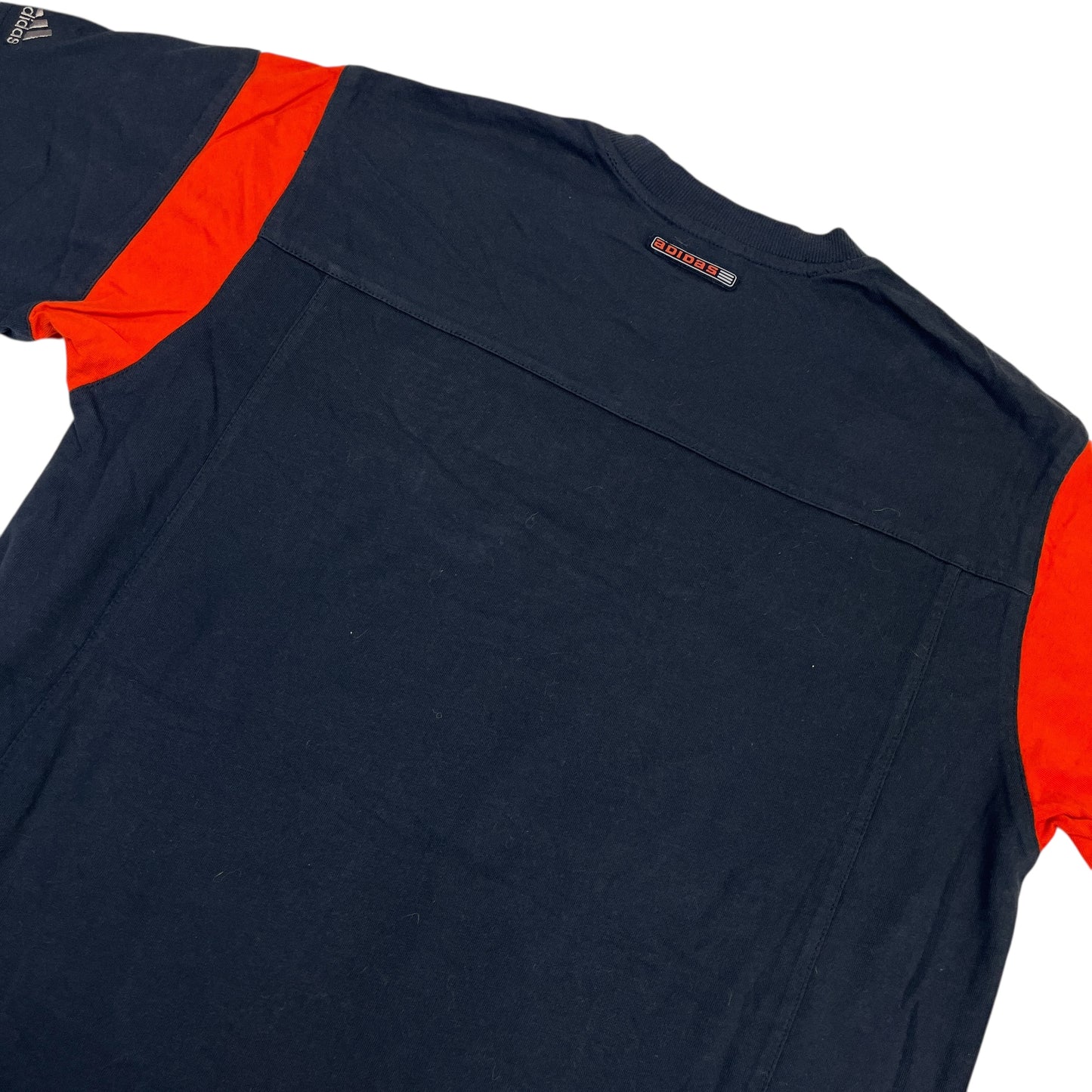 02992 Adidas 2000s Tshirt