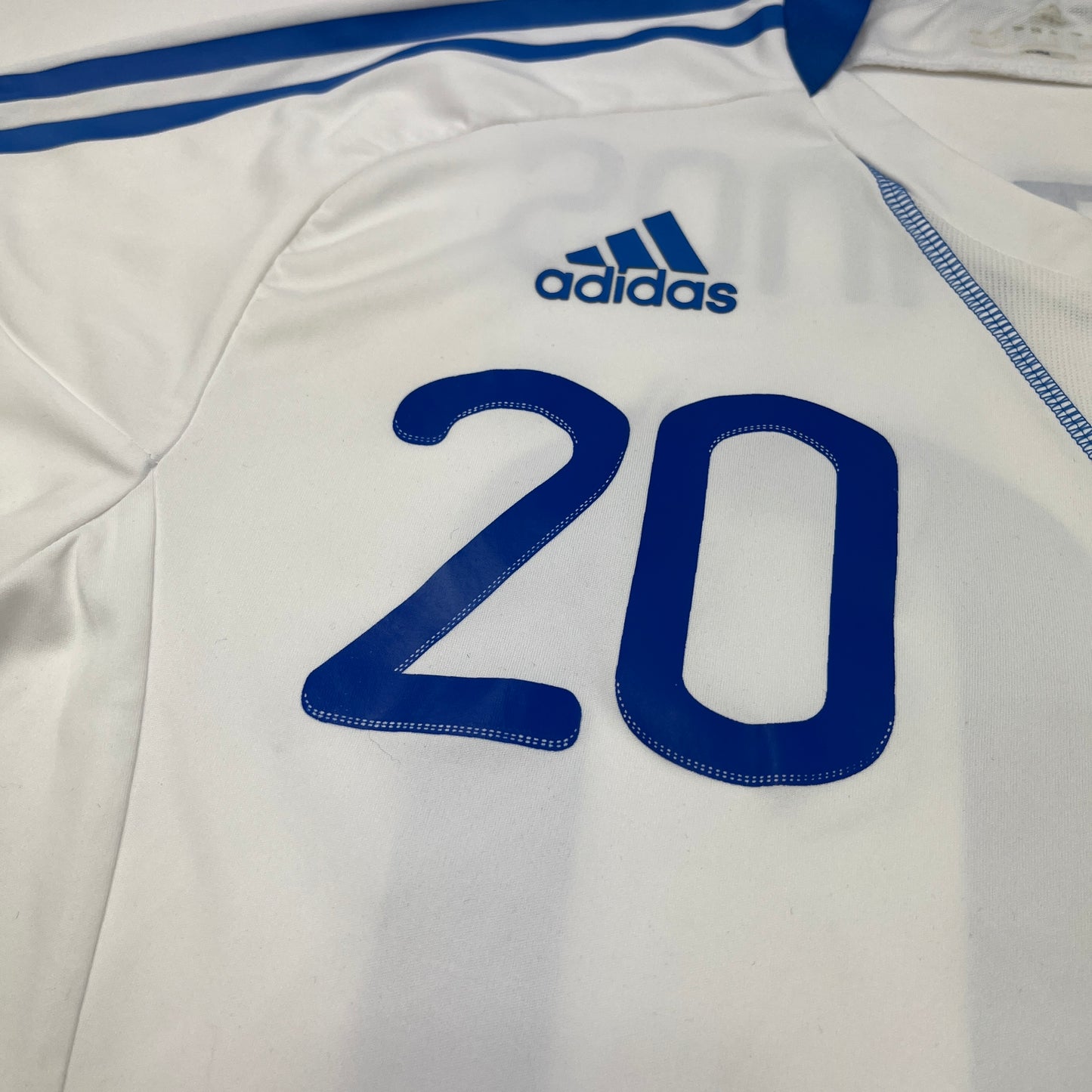 01888 Adidas Greek National Soccer Team 2010 Pantolis Kapetanos Home Jerseys ( signed )