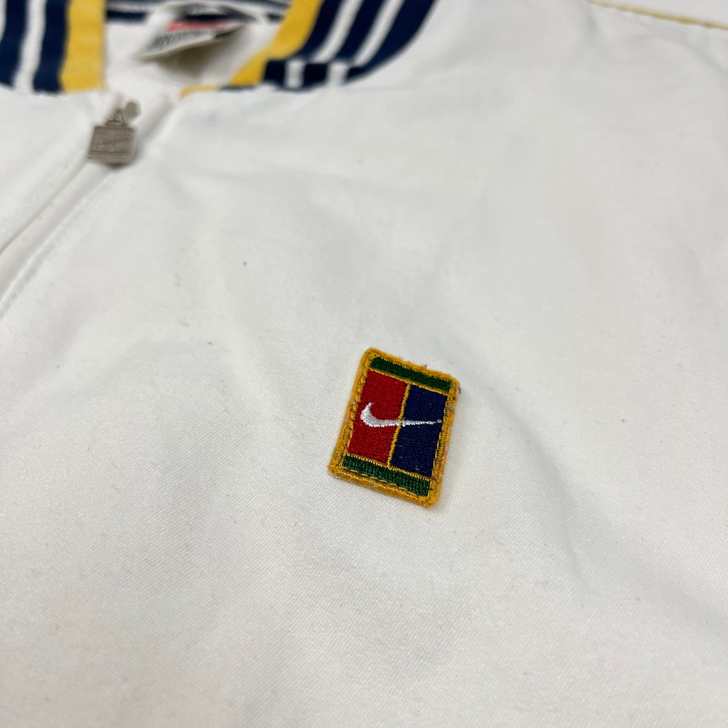 01824 Nike 90s Challenge Court Tracktop