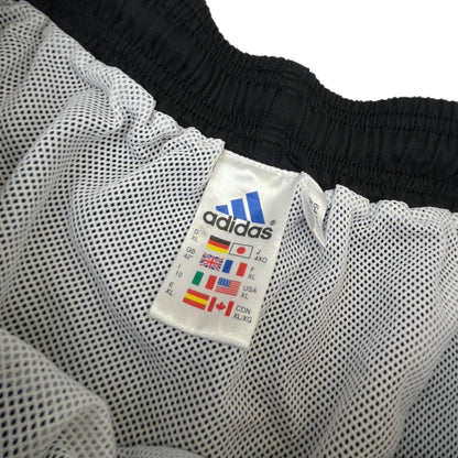 02759 Adidas 90s Football Shorts