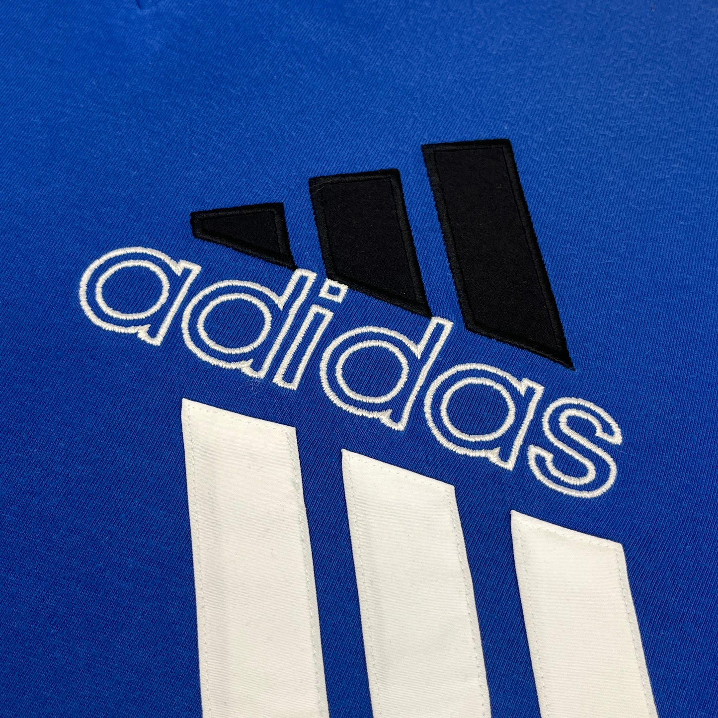 02900 Adidas 90s Tshirt