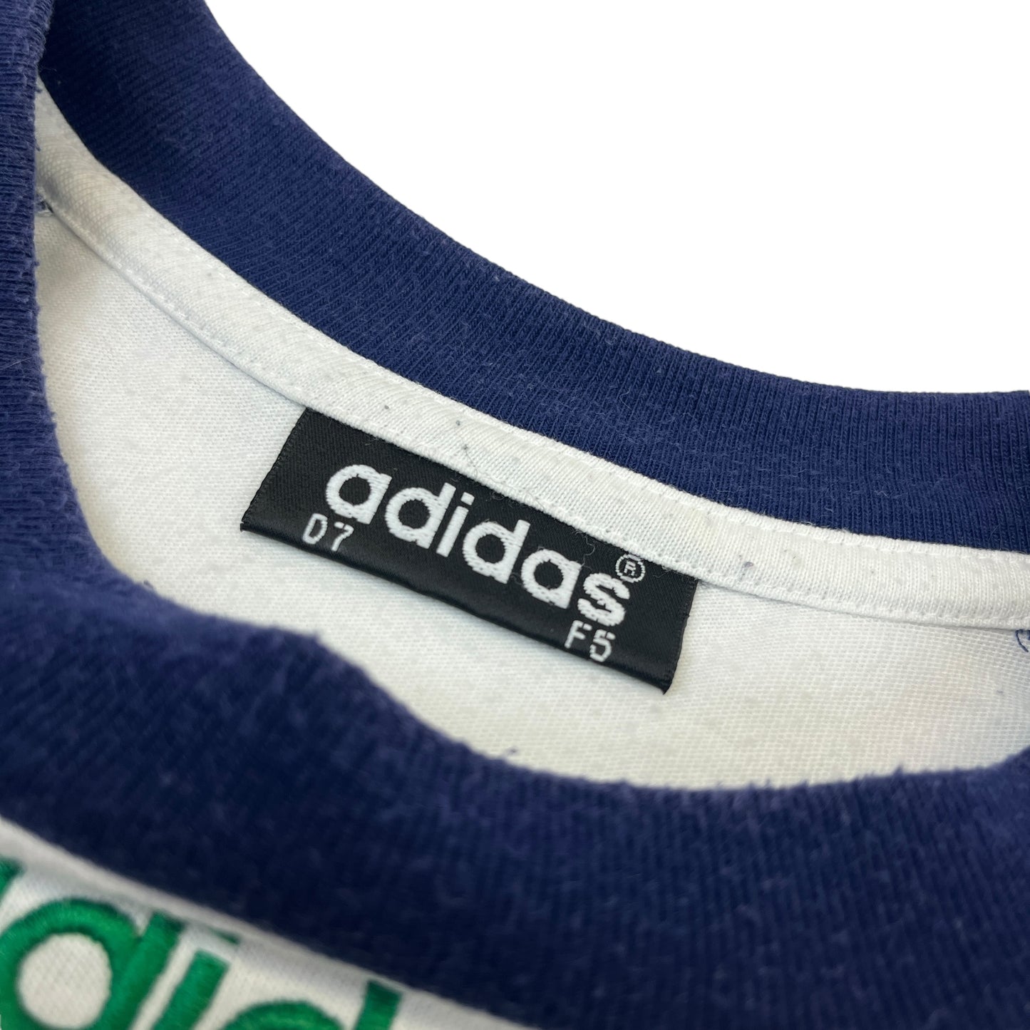 02884 Adidas 90s Tshirt