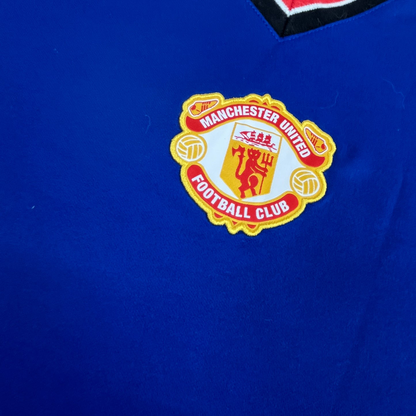 02932 Adidas Originals Manchester United 1984-1985 Away Retro Jersey
