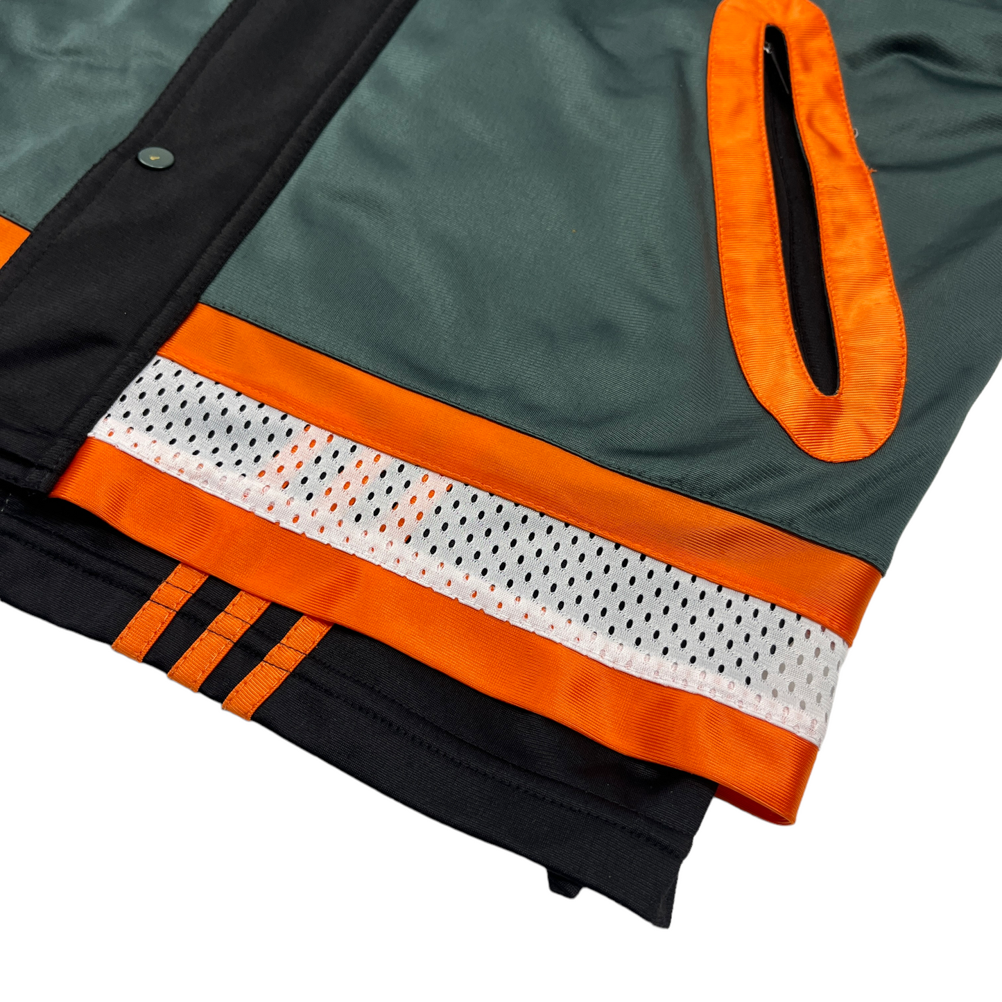 01739 Adidas 90s Basketball Tracktop