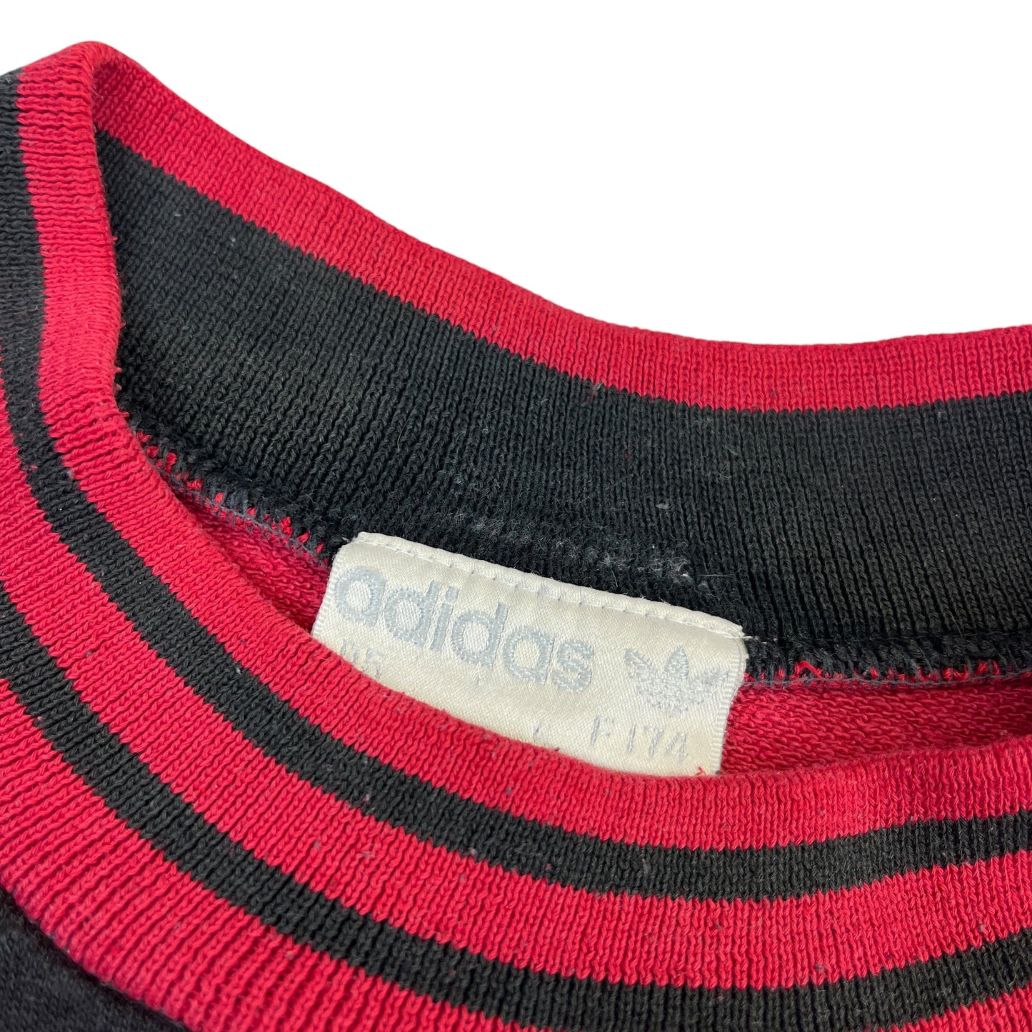 02621 Adidas 90s Sweater