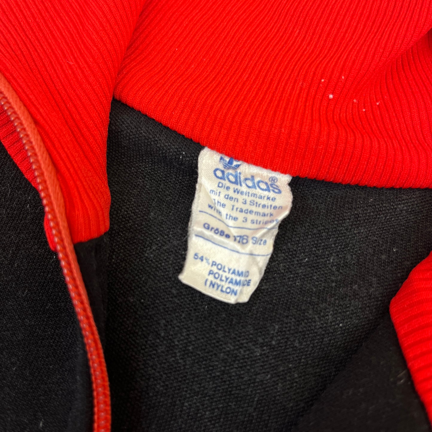 03074 Adidas 70s Tracktop