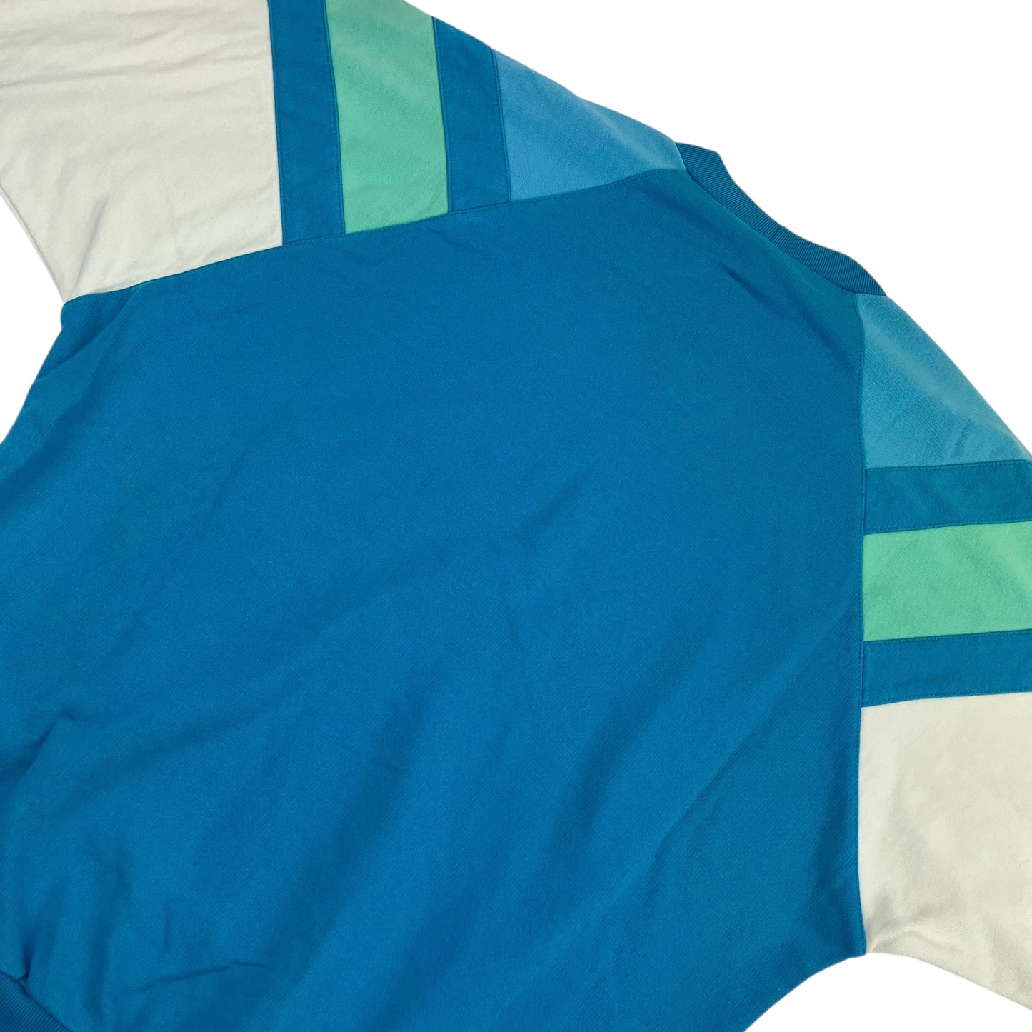 02736 Adidas 90s Sweater