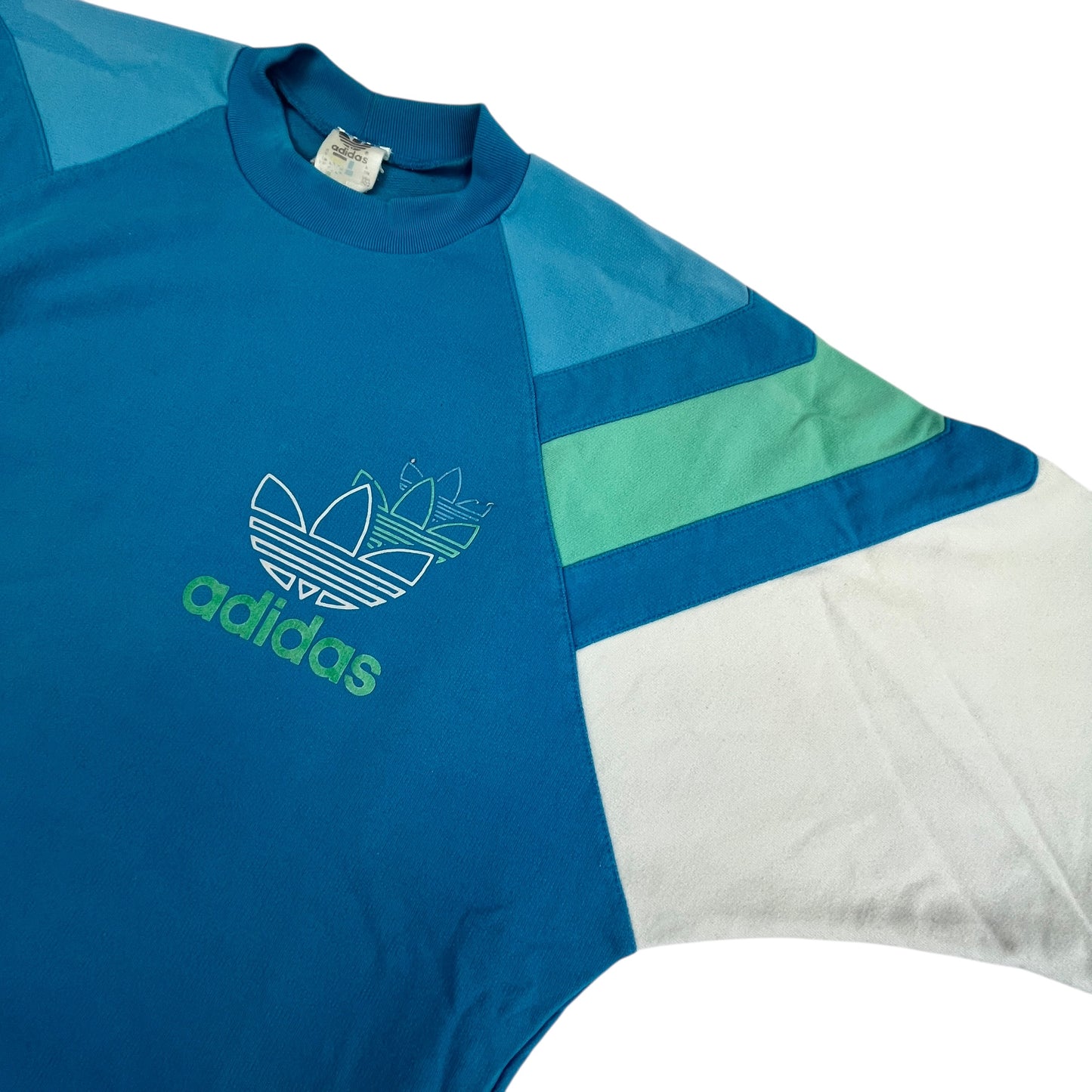 02736 Adidas 90s Sweater