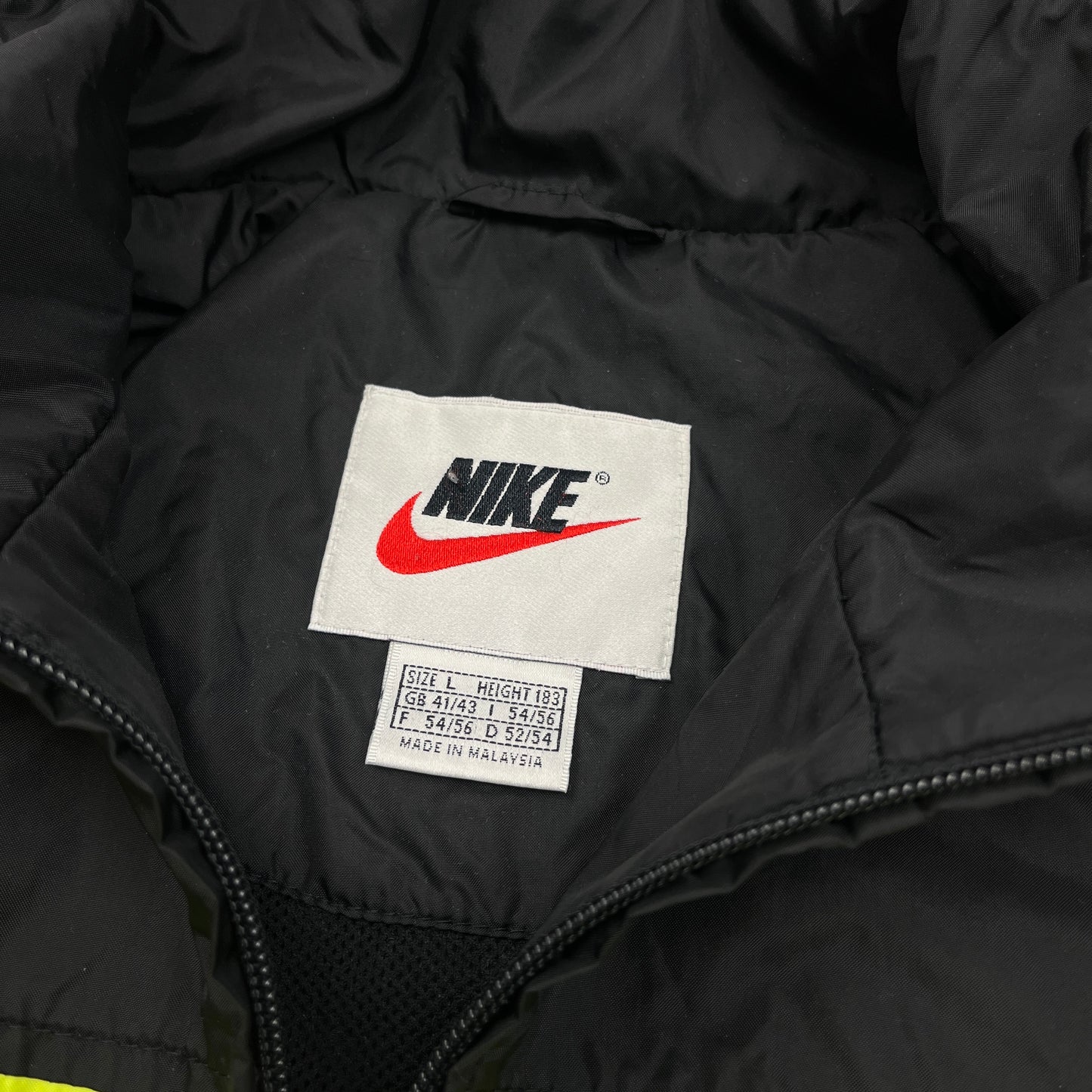 01819 Nike 90s “ Borussia Dortmund “ Tracktop