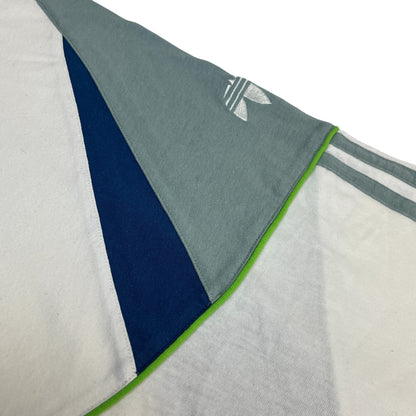 02897 Adidas 90s Tshirt