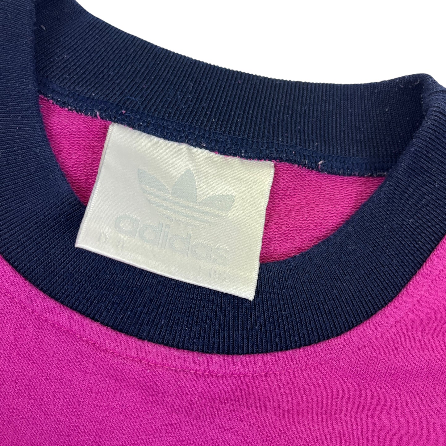 02395 Adidas „World Wide Sports“ 90s Sweater