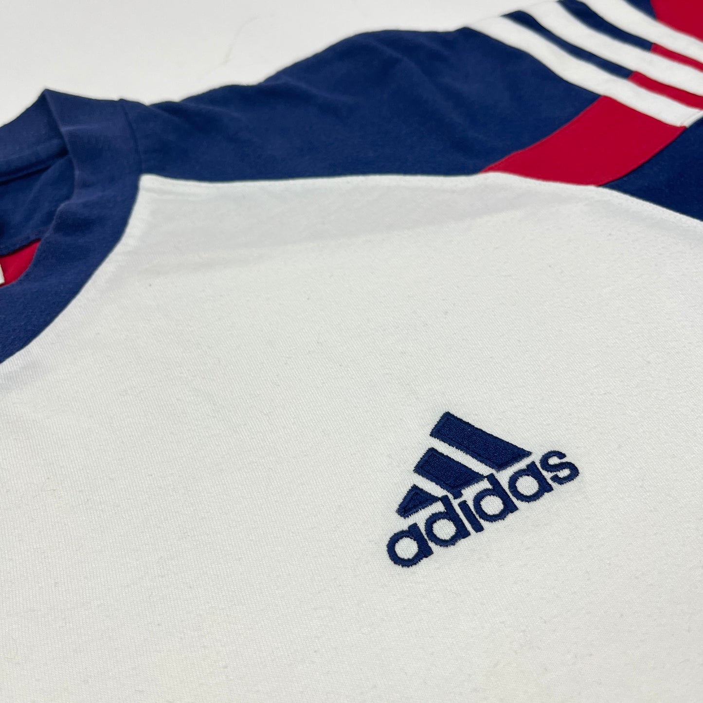 01459 Adidas Vintage Tshirt