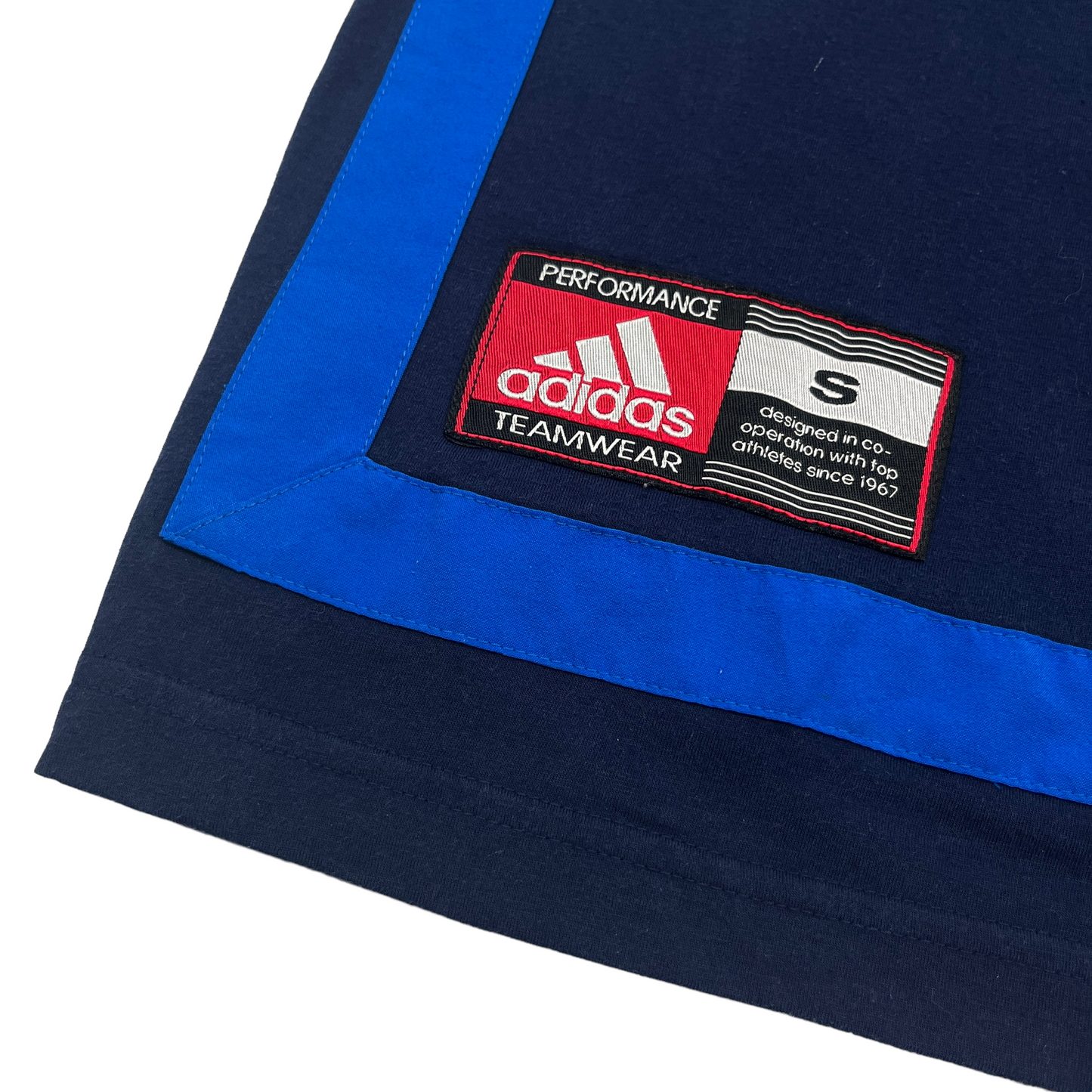 01673 Adidas „Basketball“ Tshirt