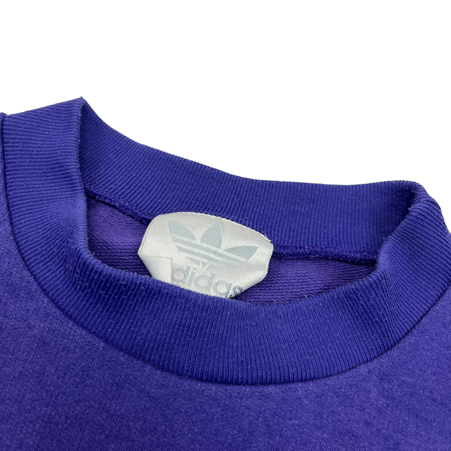 01666 Adidas 90s Sweater
