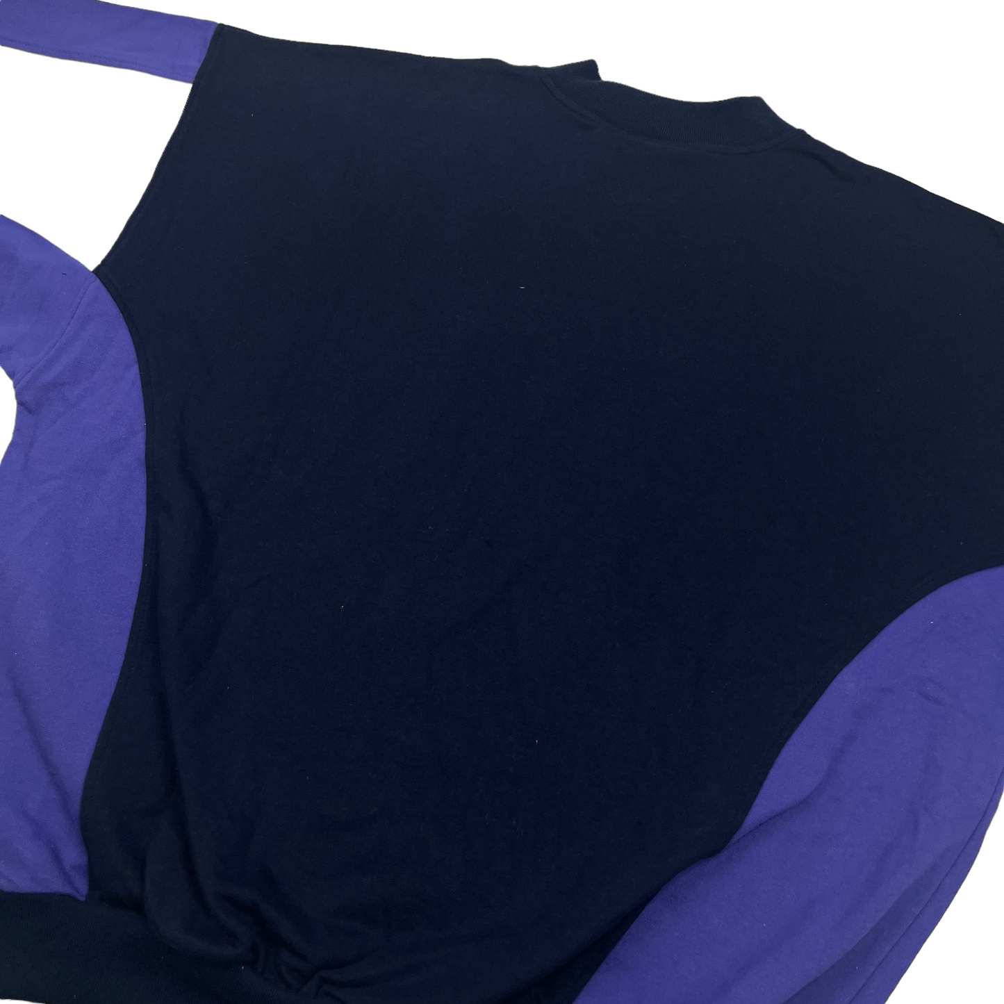 01684 Adidas 90s Sweater