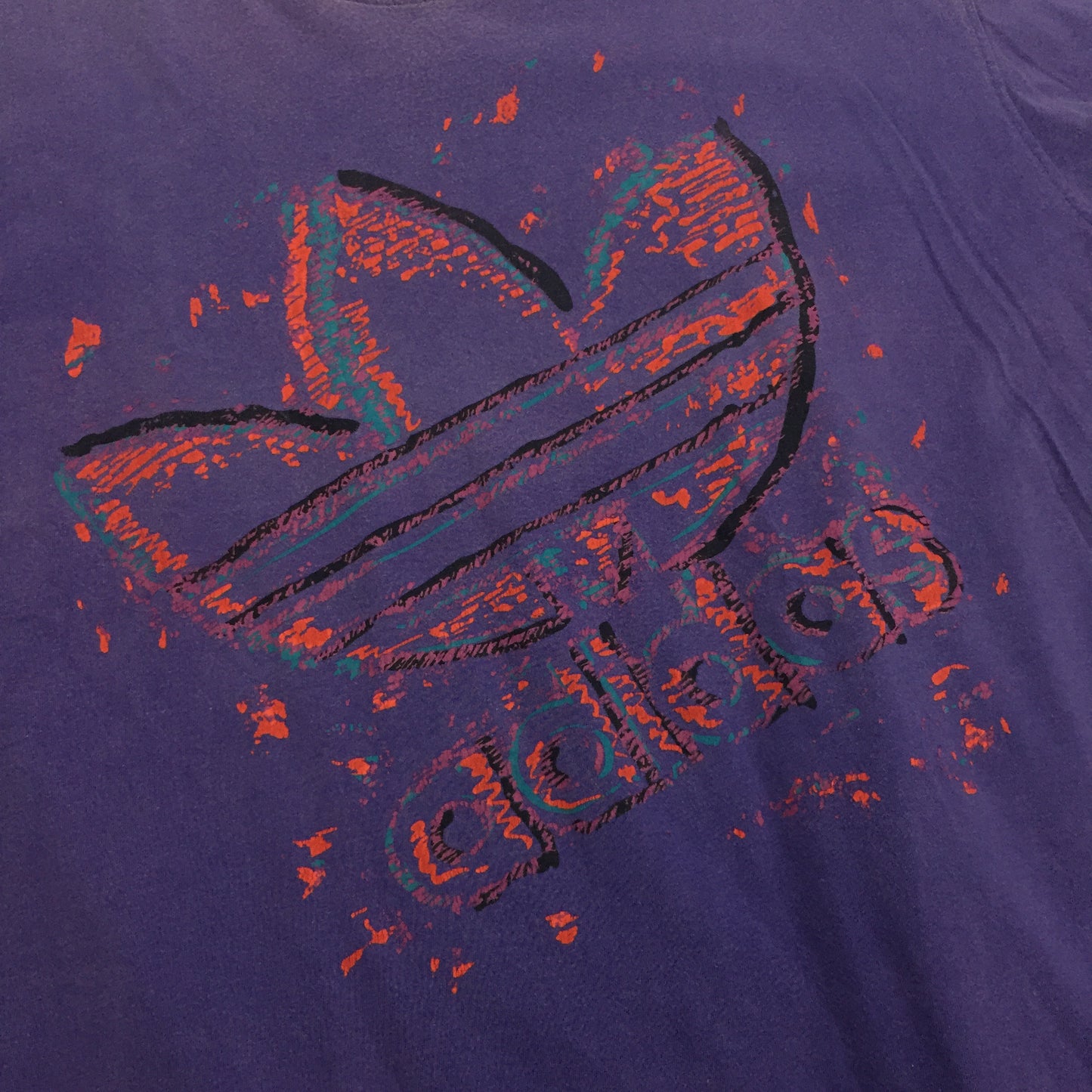 0028 Adidas Vintage Logo T-Shirt