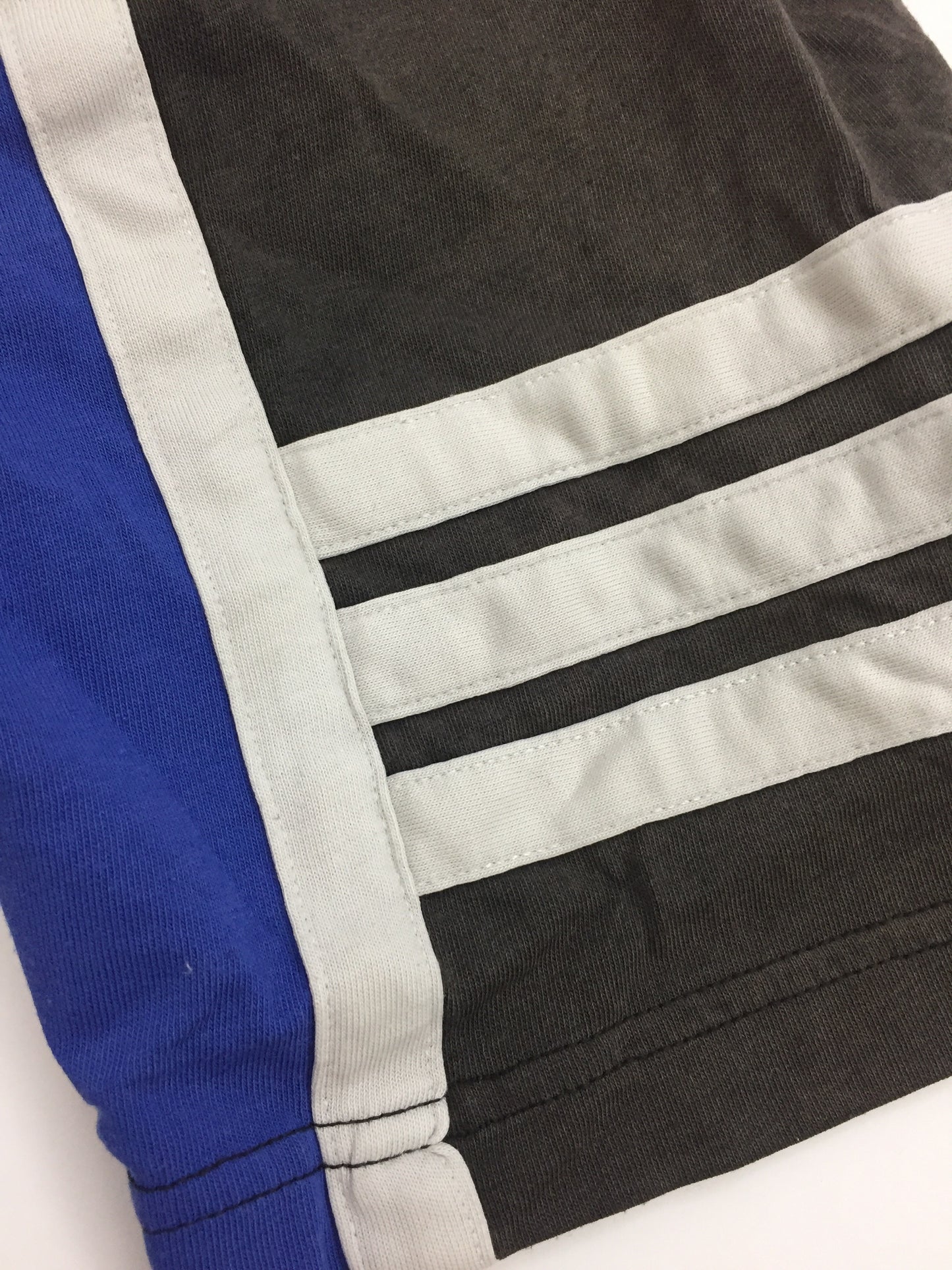 0065 Adidas Vintage T-Shirt