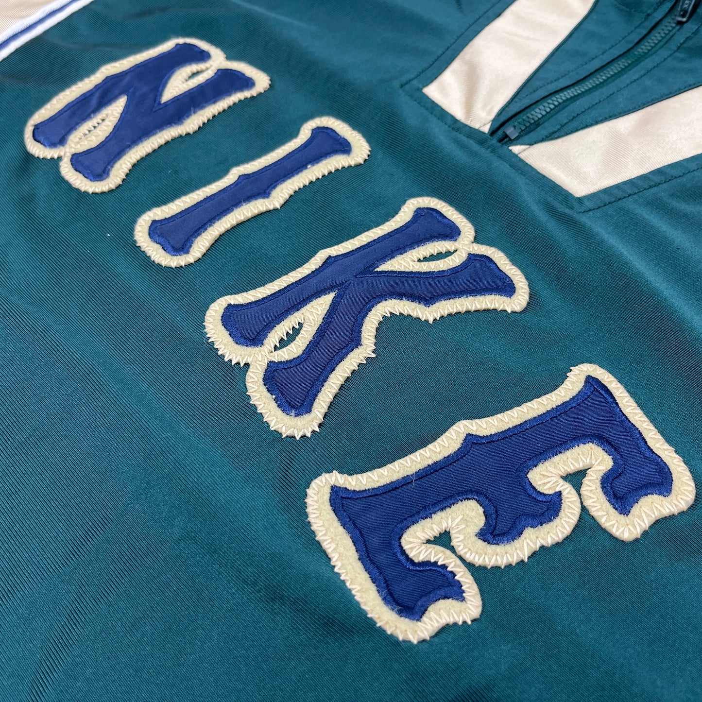 0664 Nike Vintage 90s Spellout Basketball Jersey