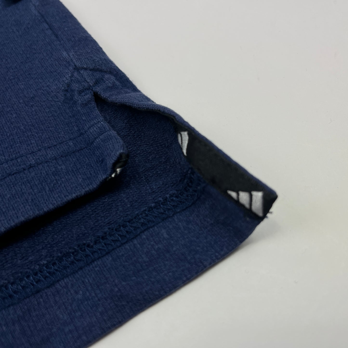 0798 Adidas Vintage 90s T-Shirt