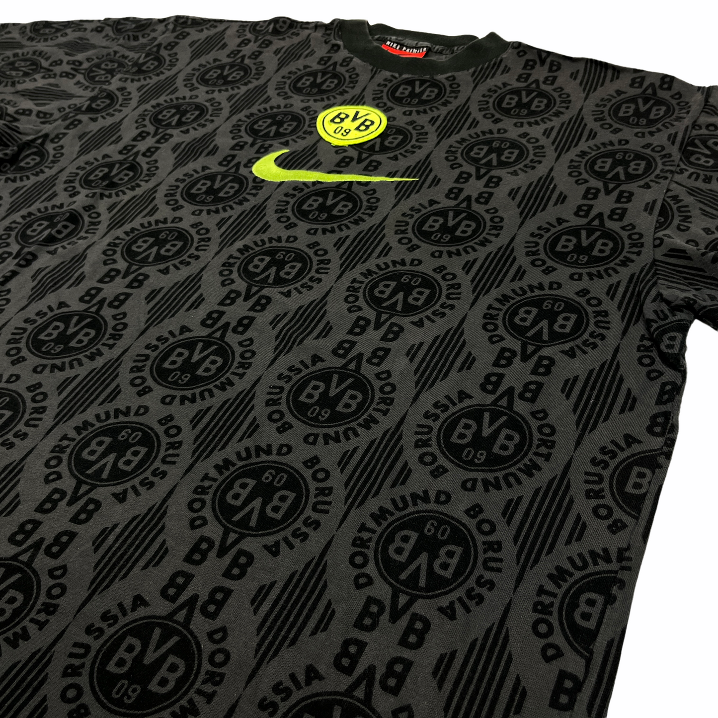 0864 Nike 90s Borussia Dortmund Tshirt