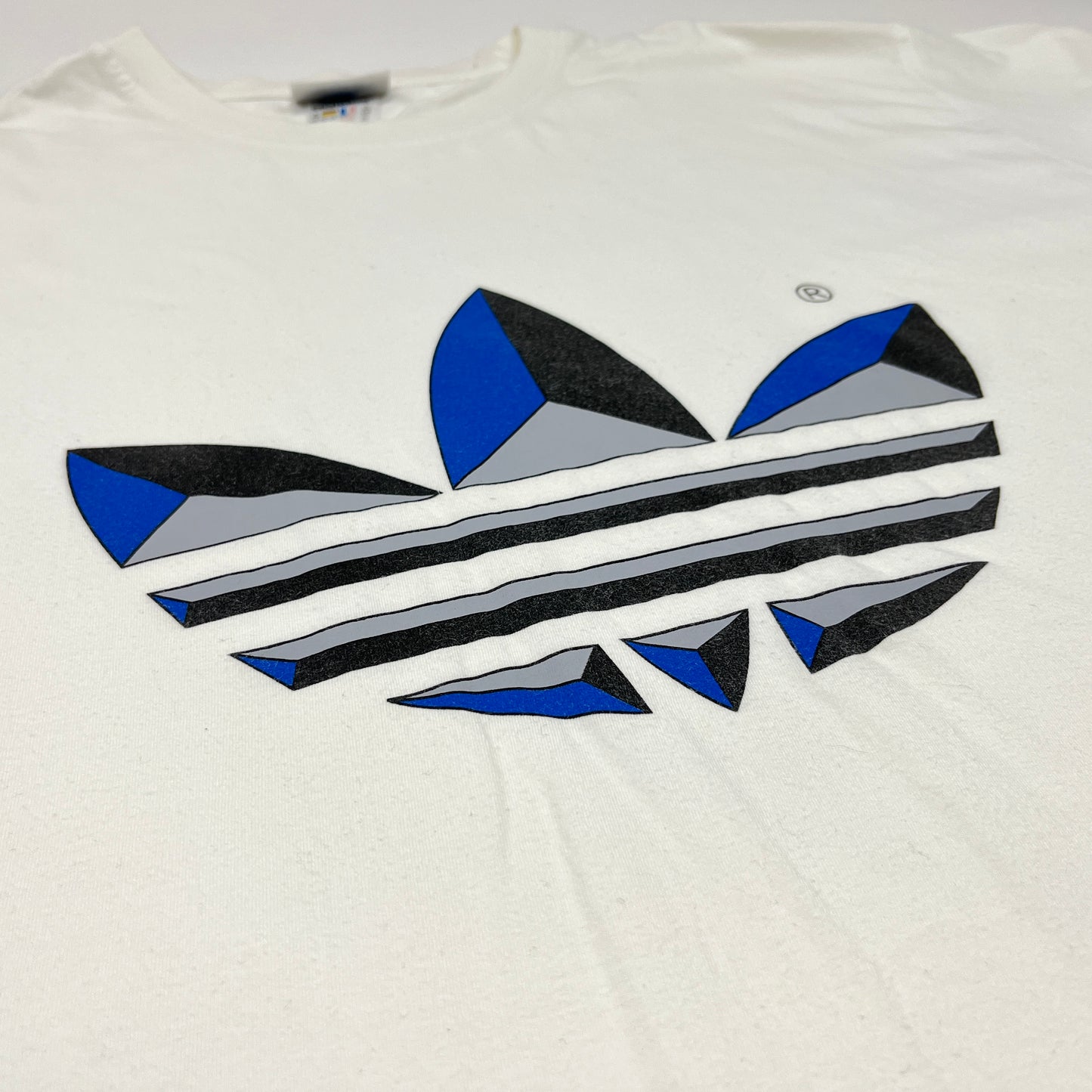 0933 Adidas Vintage 90s Logo Tshirt