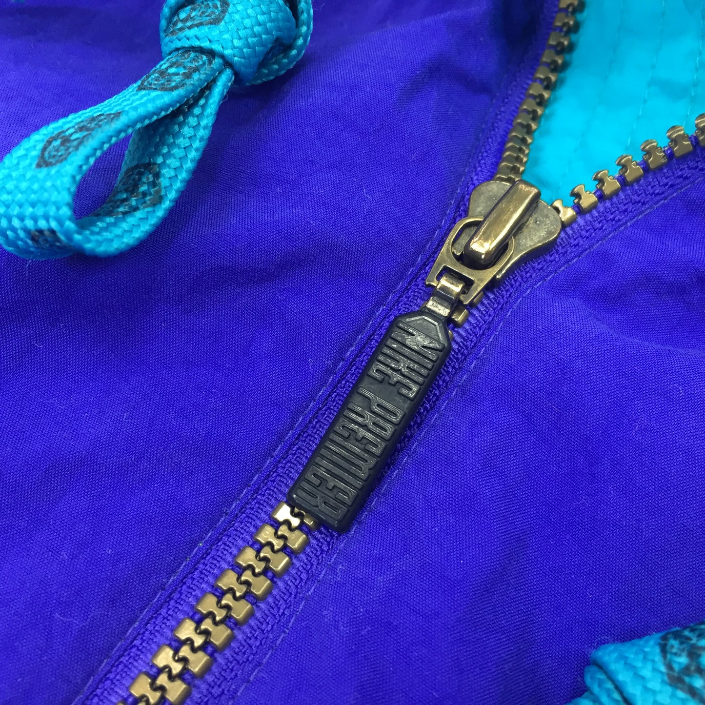 0516 Nike Vintage Premiere 90s Tracktop