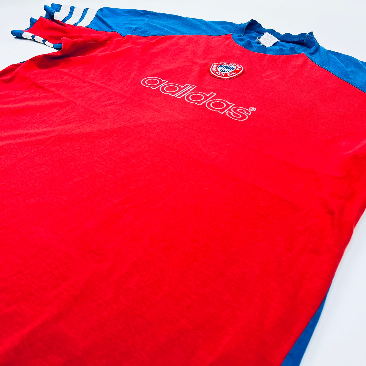 0733 Adidas Vintage FC Bayern München 90s Tshirt