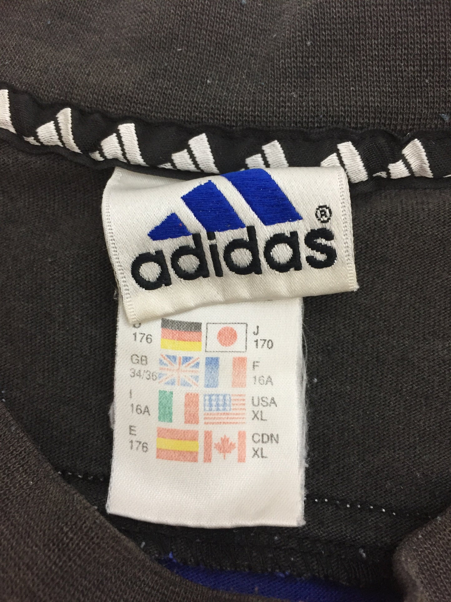 0065 Adidas Vintage T-Shirt