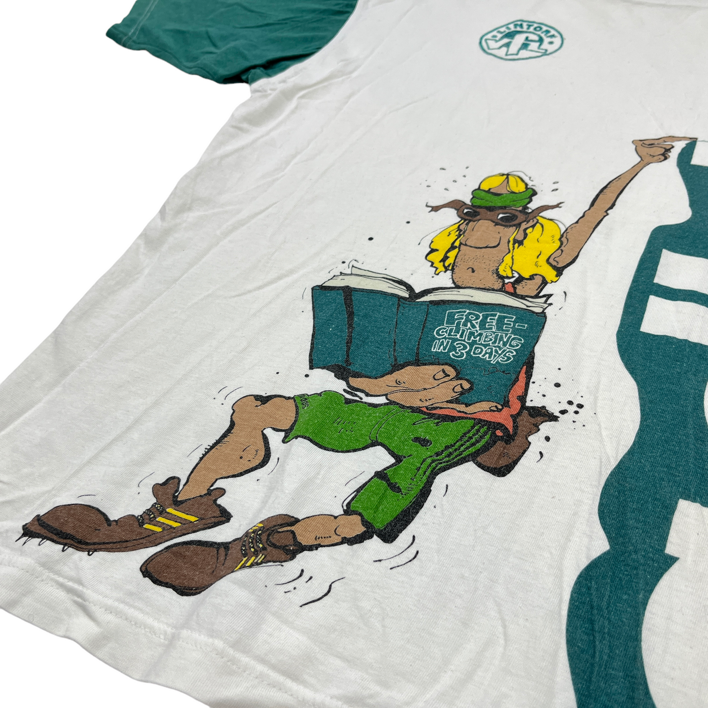 0847 Adidas Vintage 80s „free climbing“ Tshirt