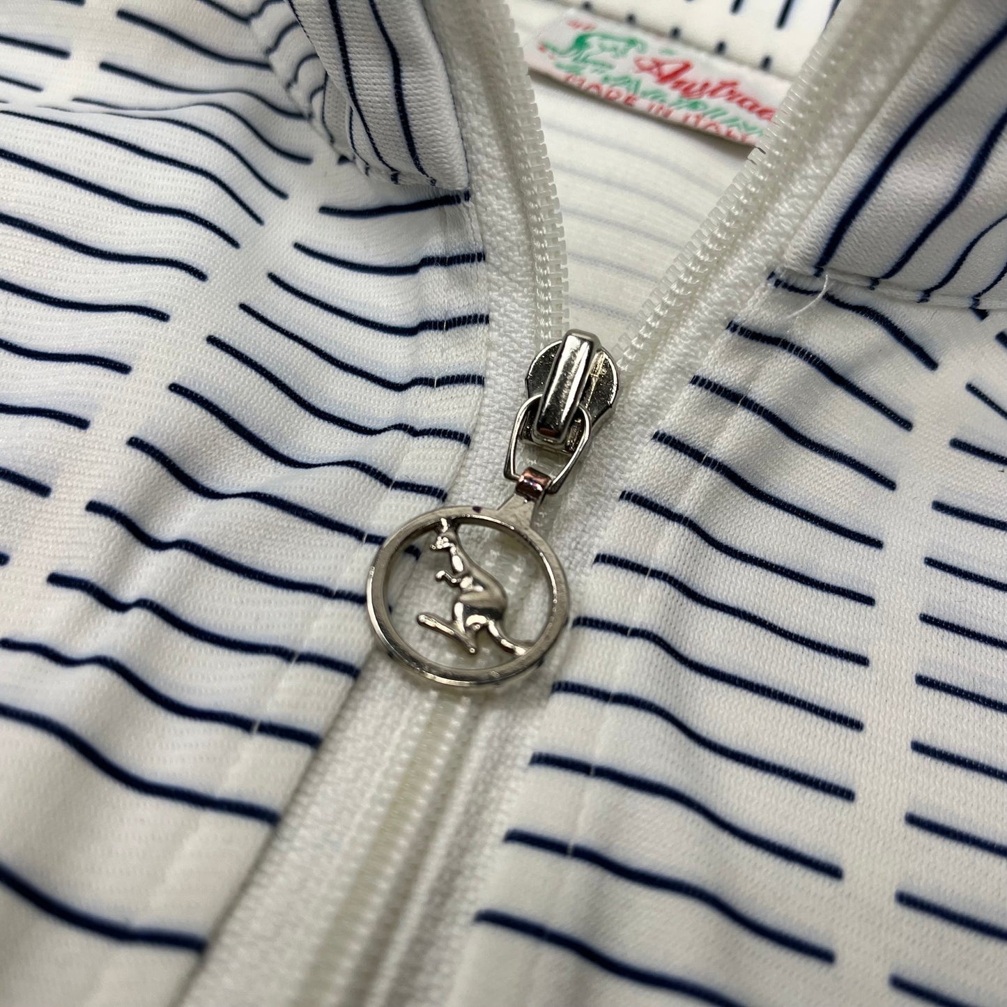 0639 Australian L‘Alpina 80s Tracktop