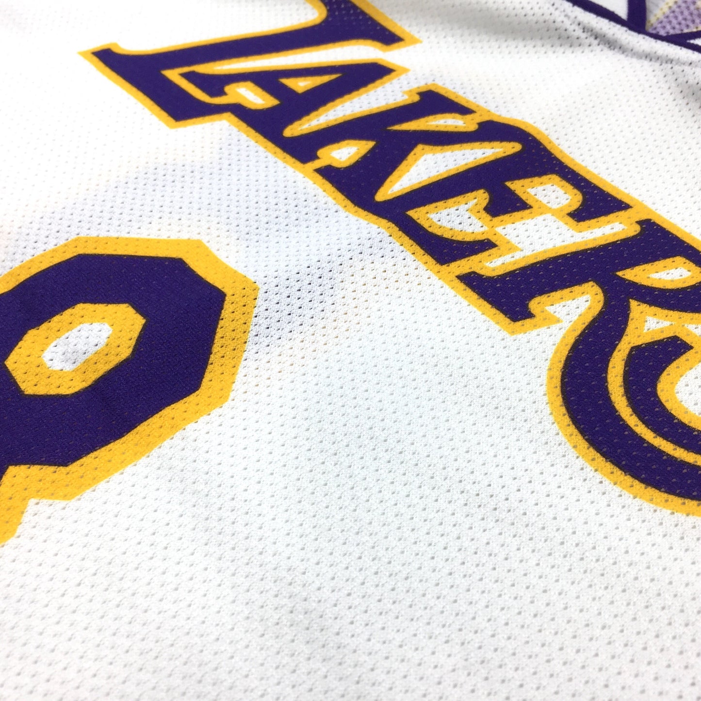 0380 Champion Vintage LA Lakers Bryant Jersey
