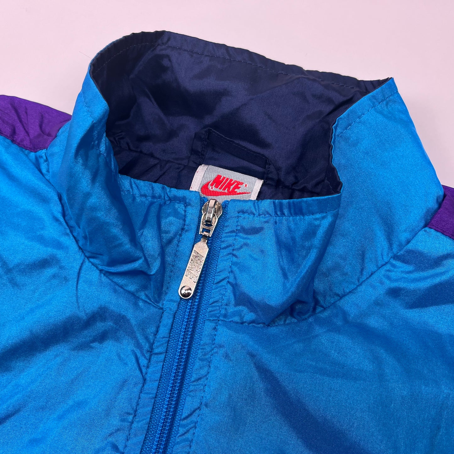 0624 Nike Vintage 80s international Tracktop