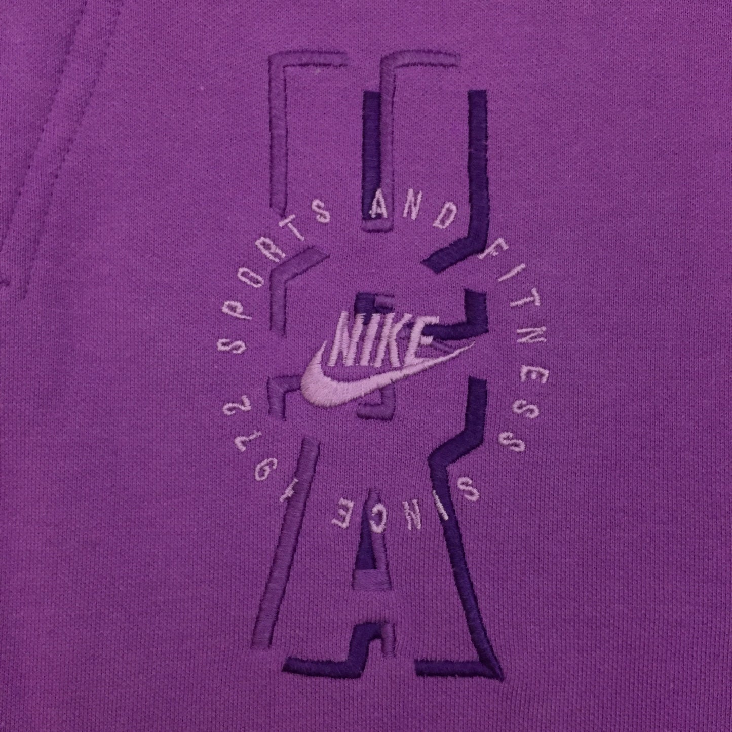 0171 Nike Vintage Sports And Fitness Shirt