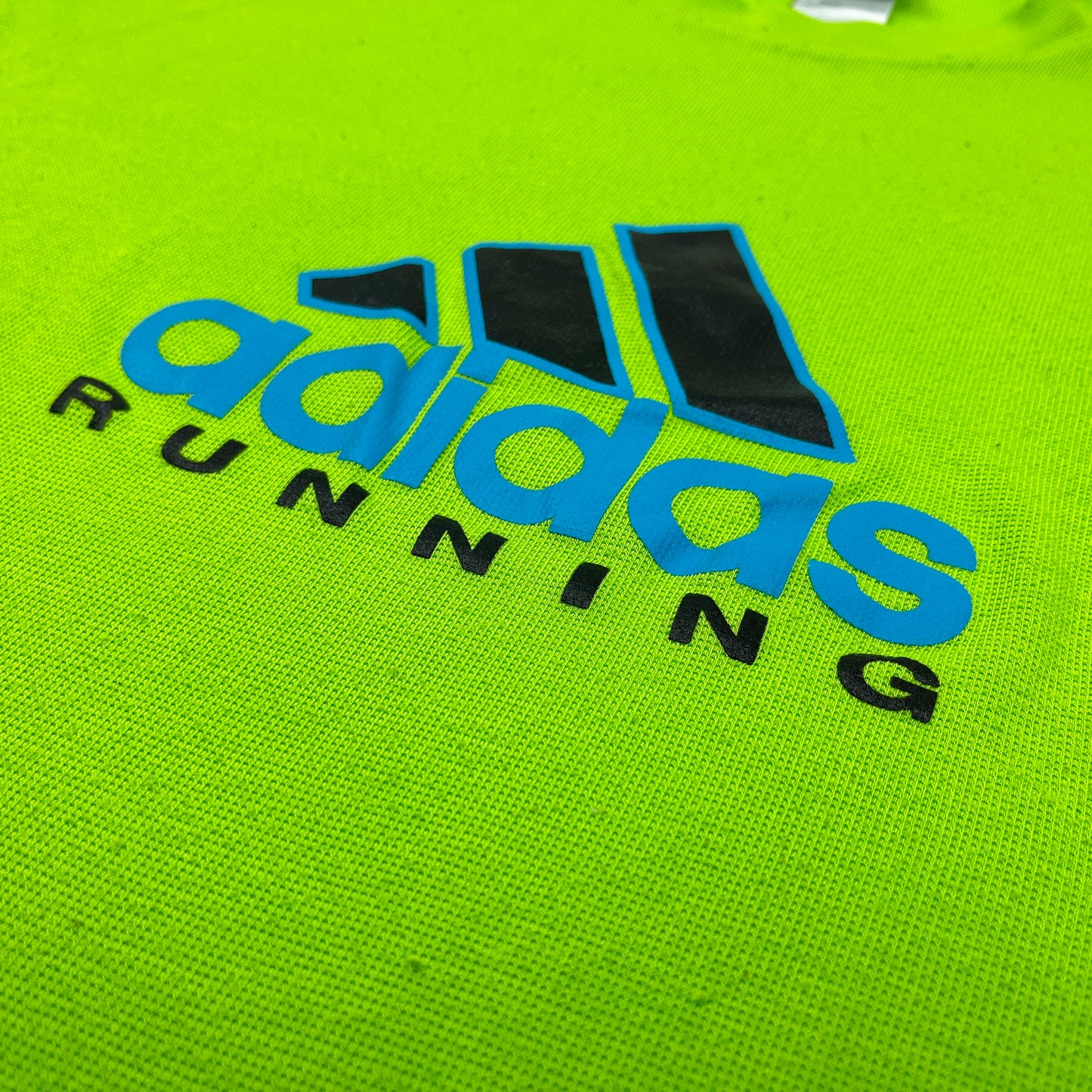 0833 Adidas Vintage 90s Running Tshirt