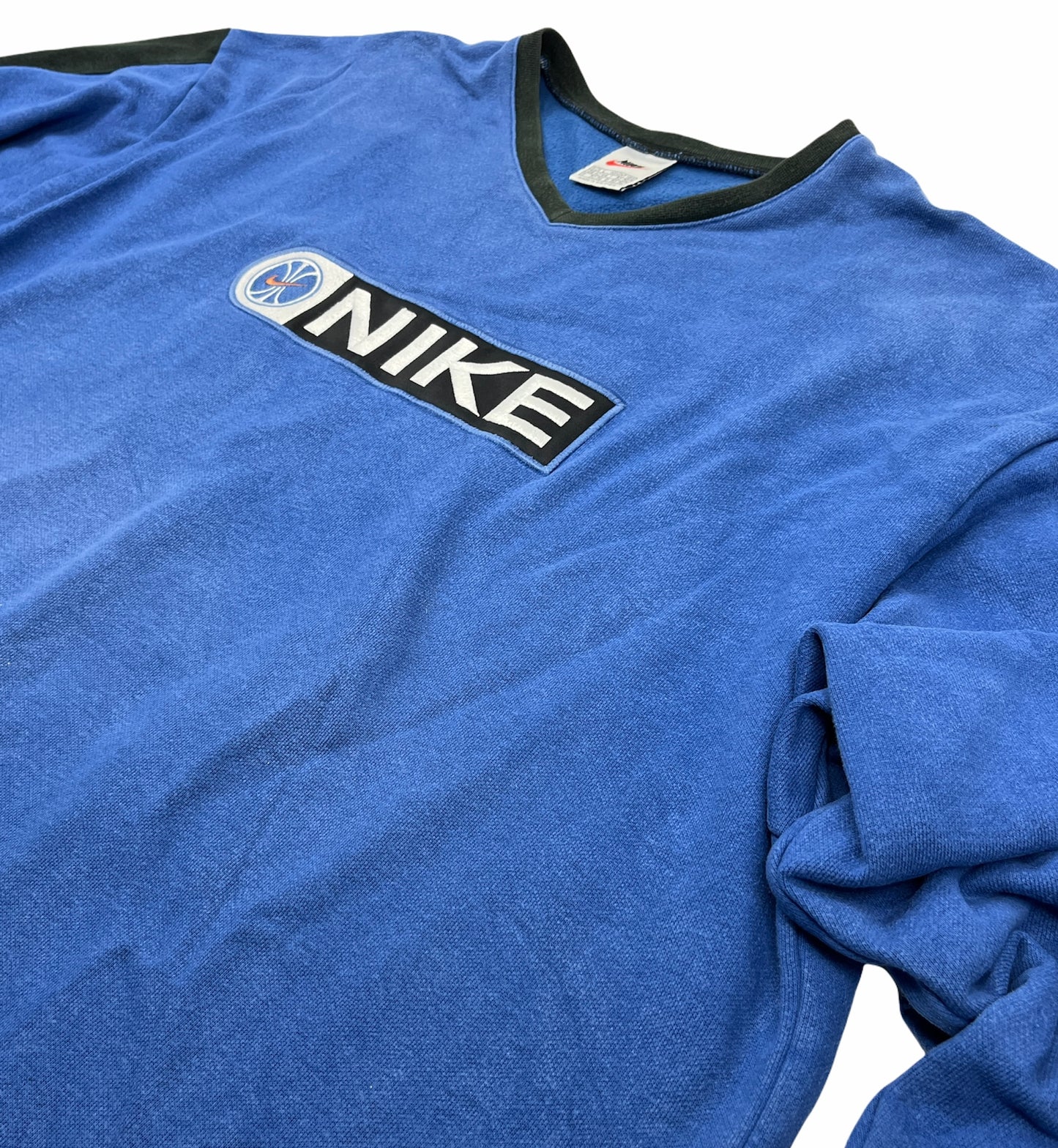 0666 Nike Vintage 90s Basketball Logo Sweater