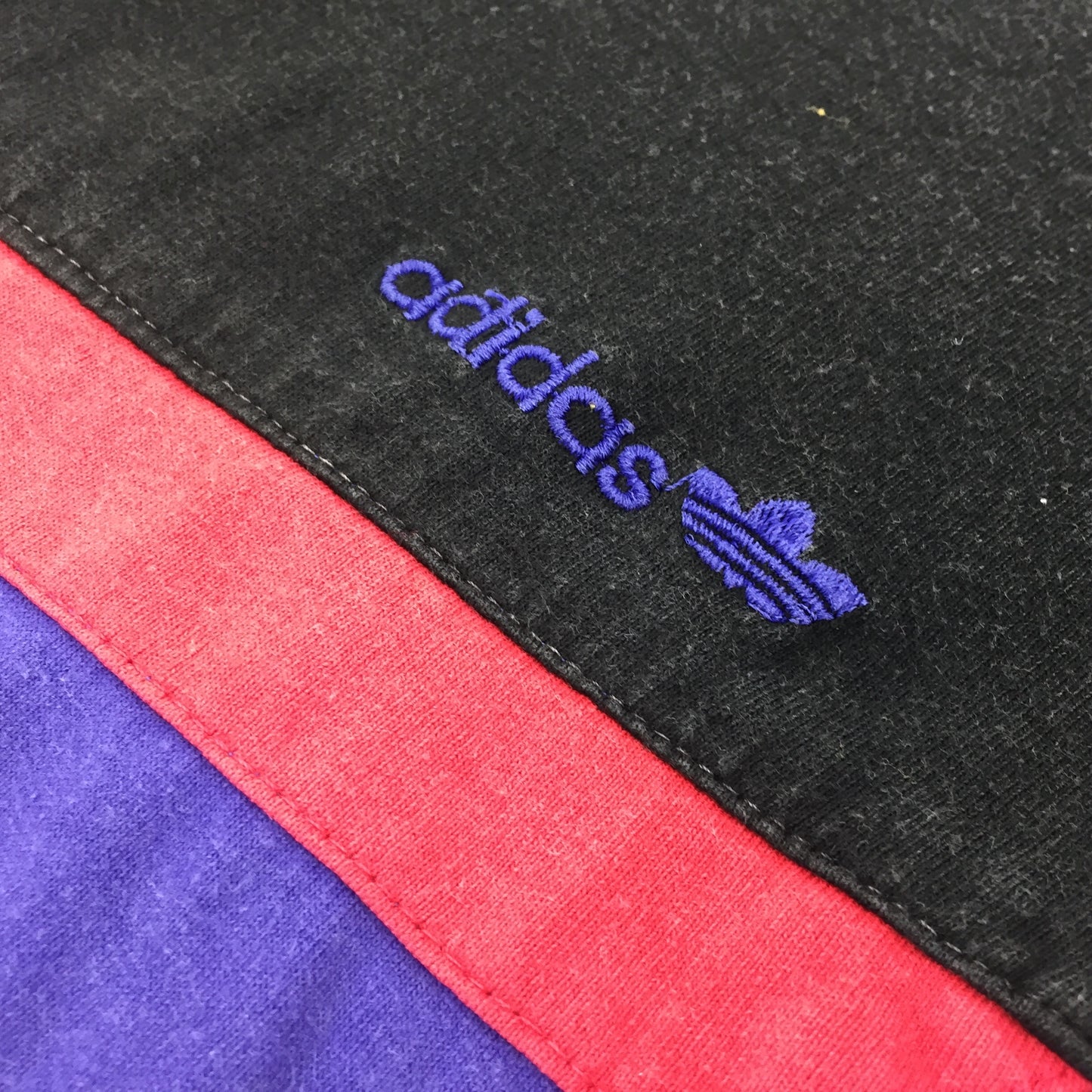 0547 Adidas Vintage 80s Logo T-Shirt